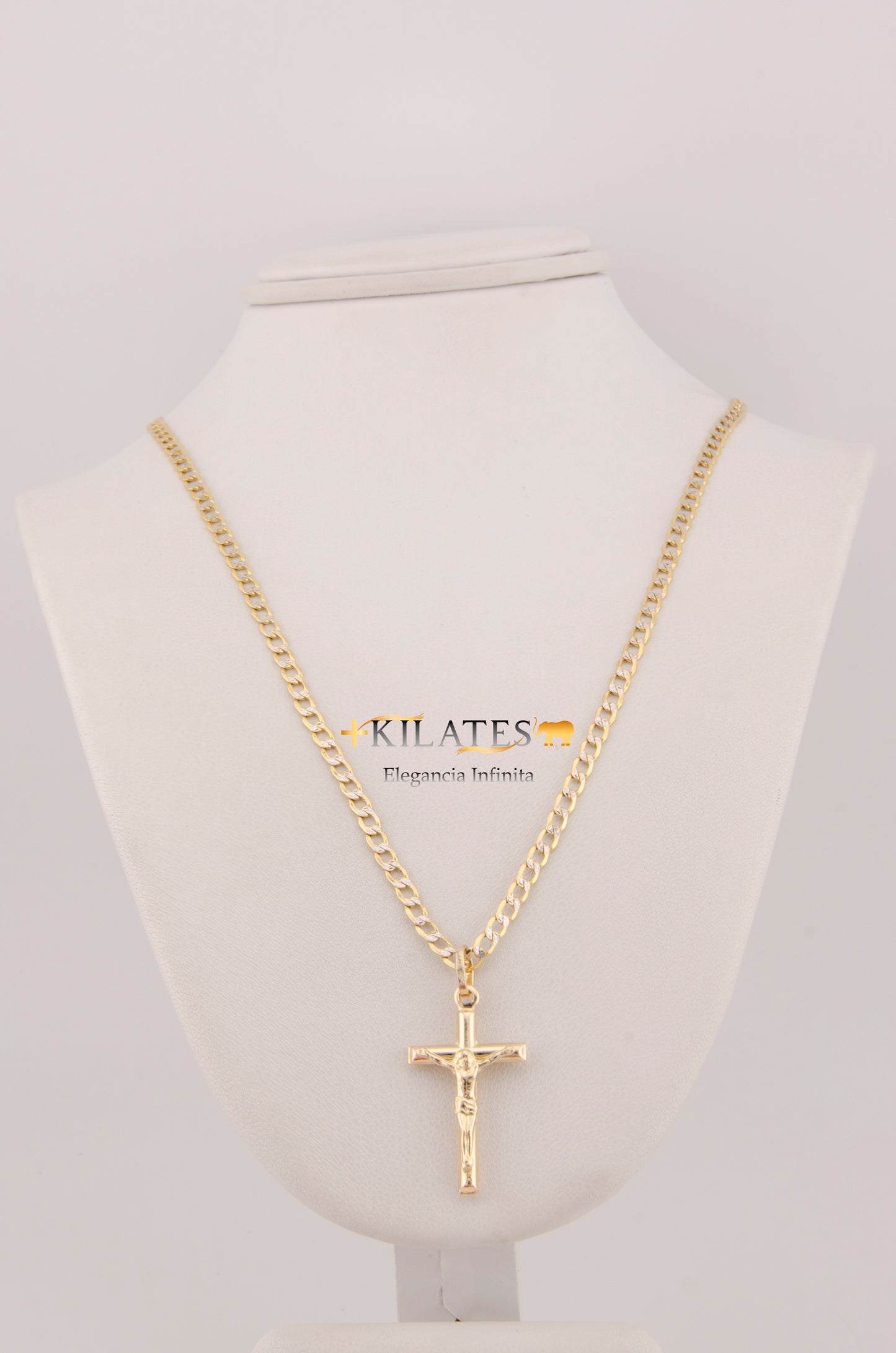 "CADENA DE 60CM PARA ADULTO ESTILO CUBANA DIAMANTADA CON CRUZ DE TUBO MEDIANA CON JESUCRISTO. ORO 10K. #775-2915"