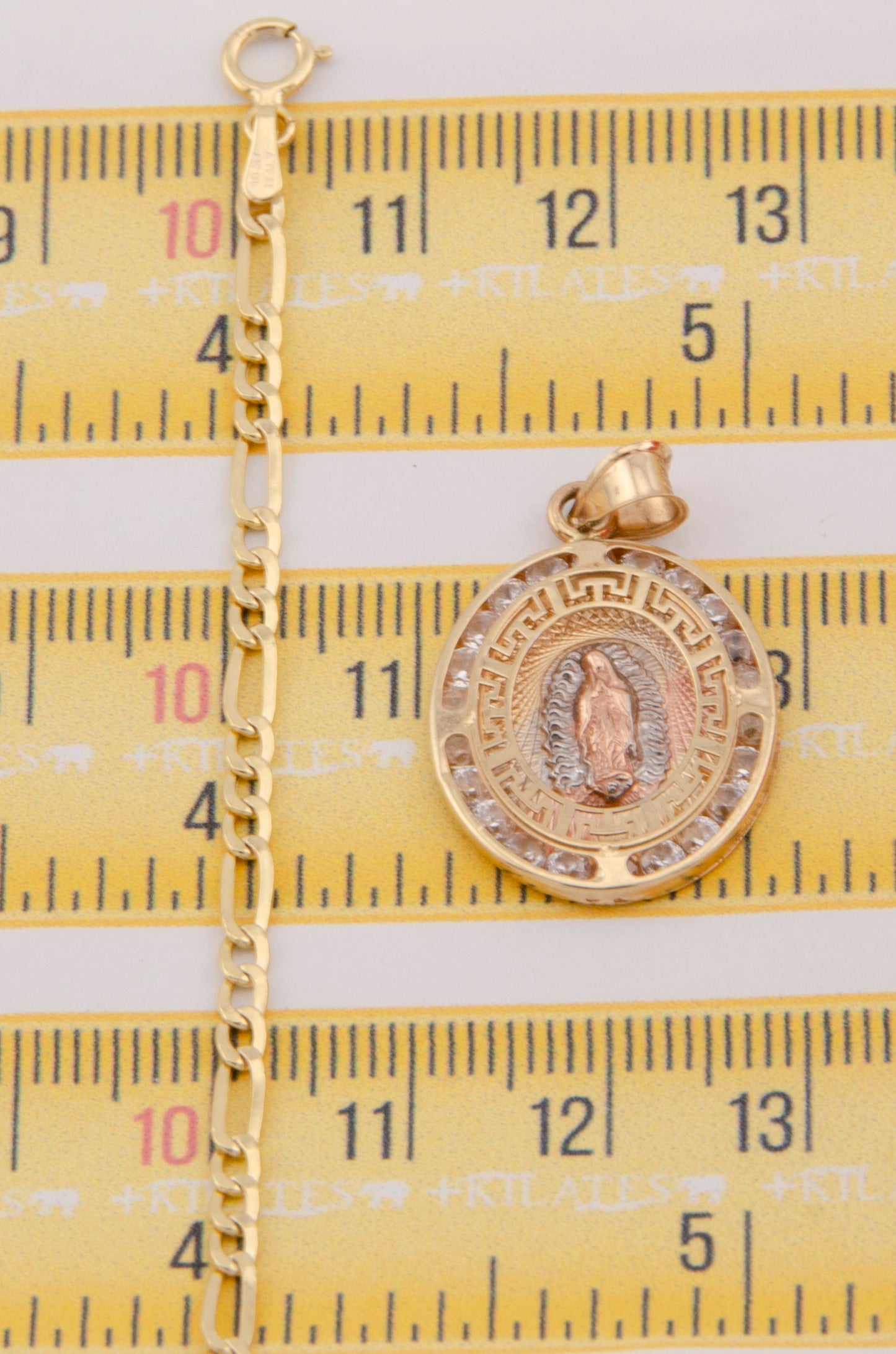 "CADENA DE 60CM PARA ADULTO ESTILO 3+1 CON DIJE OVALADO GRANDE DE LA VIRGEN. ORO 10K. #775-2922"