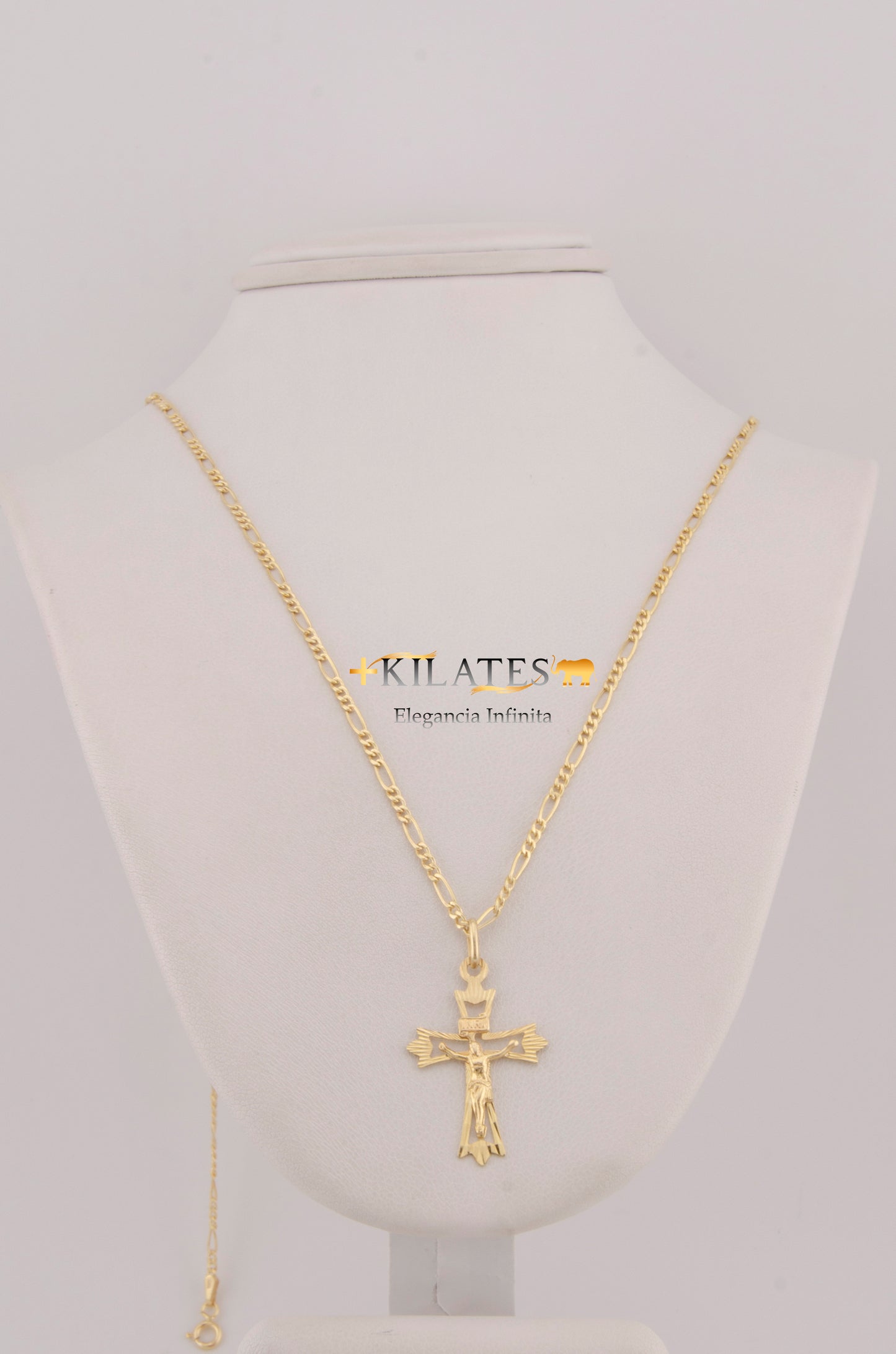 CADENA PARA ADULTO DE 60CM ESTILO 3+1 CON DIJE DE CRUZ MEDIANA CON JESUCRITOS. ORO 10K. #775-2937