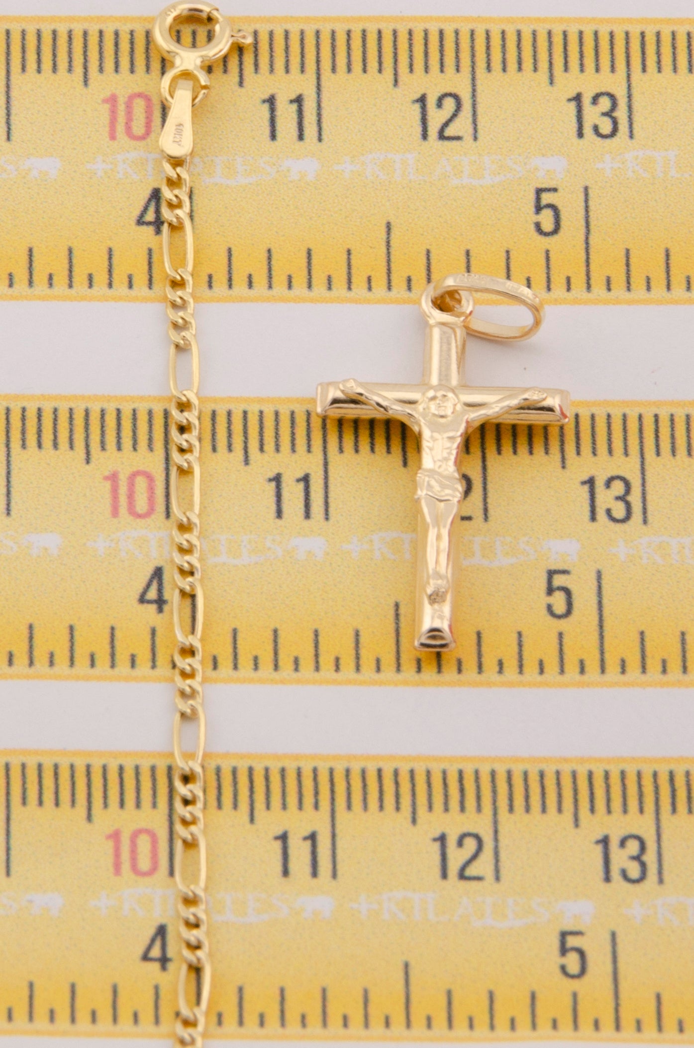CADENA PARA ADULTO DE 60CM ESTILO 3+1 CON DIJE DE CRUZ DE TUBO MEDIANA CON JESUCRITOS. ORO 10K. #775-2934