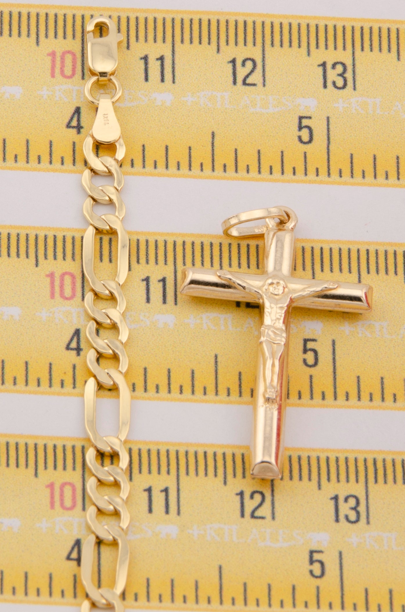 CADENA PARA ADULTO DE 60CM ESTILO 3+1 CON DIJE DE CRUZ GRANDE CON JESUCRITOS. ORO 10K. #775-2944