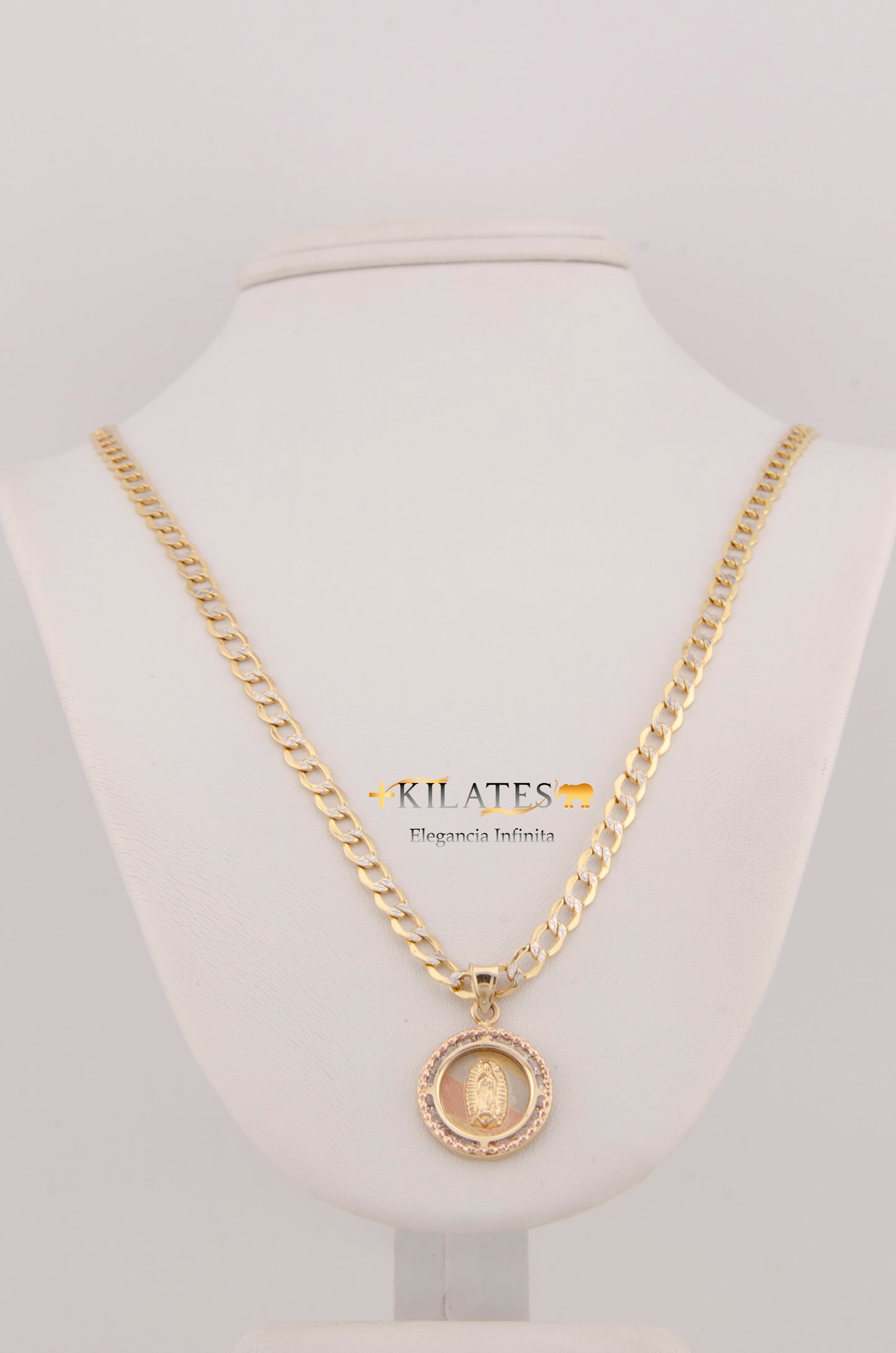"CADENA DE 60CM PARA ADULTO ESTILO CUBANA DIAMANTADA CON DIJE REDONDO 3 TONOS DE LA VIRGEN. ORO 10K #775-3013"