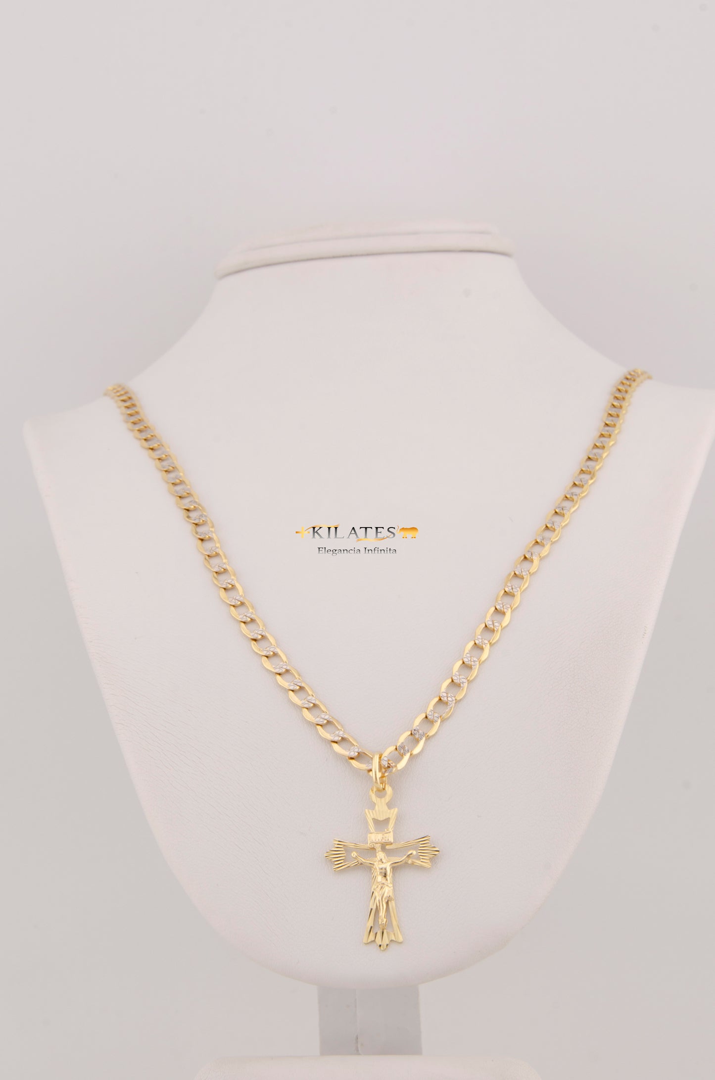 "CADENA DE 60CM PARA ADULTO ESTILO CUBANA DIAMANTADA CON DIJE DE CRUZ MEDIANA CON JESUCRISTO. ORO 10K #775-3020"