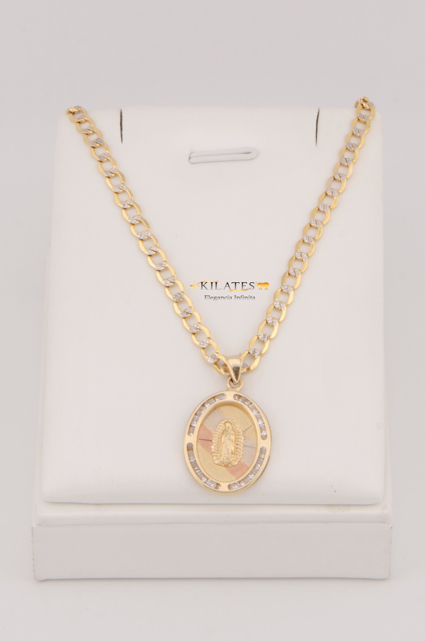"CADENA DE 60CM PARA ADULTO ESTILO CUBANA DIAMANTADA CON DIJE DE LA VIRGEN OVALADO GRANDE CON ZIRCONIA BLANCA. ORO 10K #775-3011"