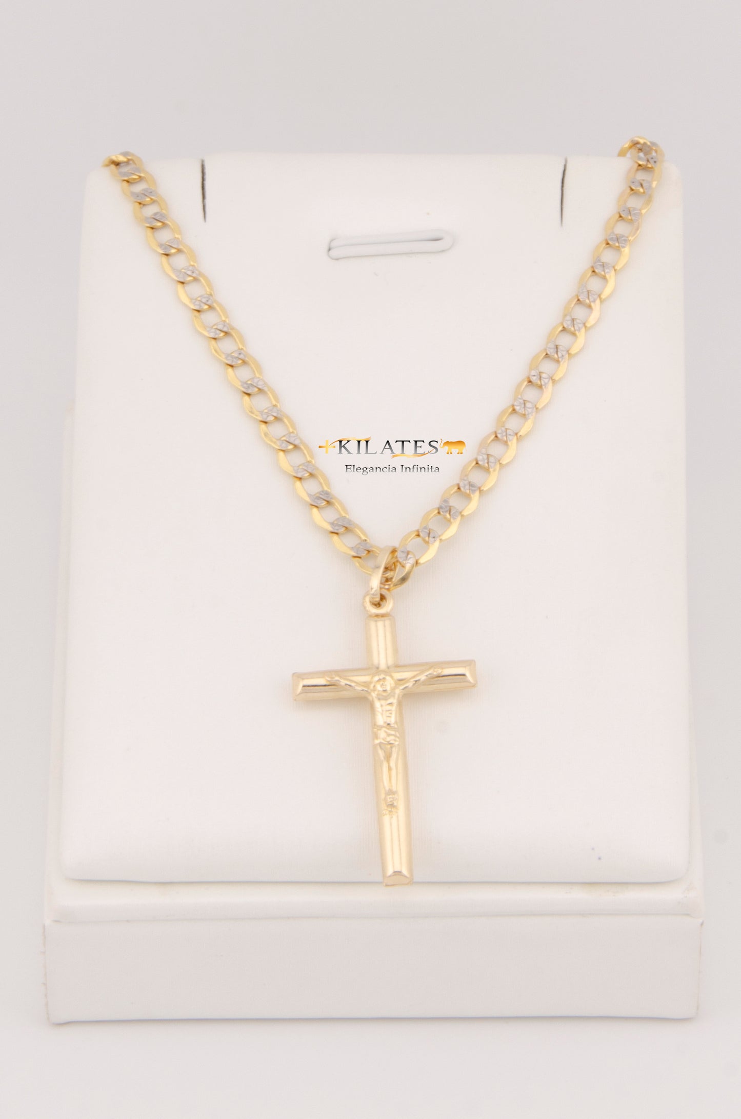 "CADENA DE 60CM PARA ADULTO ESTILO CUBANA DIAMANTADA CON DIJE DE CRUZ GRANDE CON JESUCRISTO. ORO 10K #775-3021"