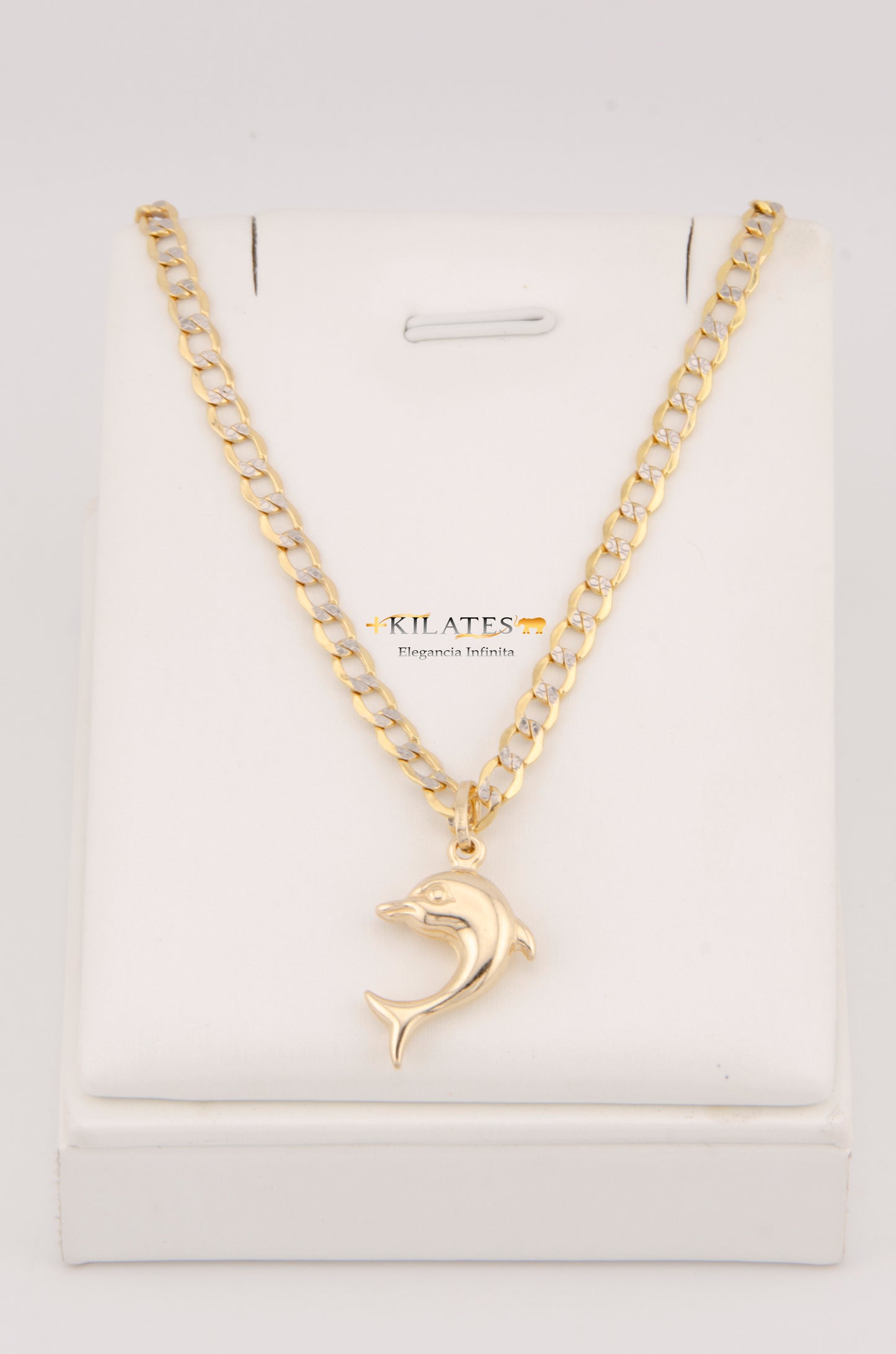 "CADENA DE 60CM PARA ADULTO ESTILO CUBANA DIAMANTADA CON DIJE DE DELFIN GRANDE. ORO 10K #775-3027"