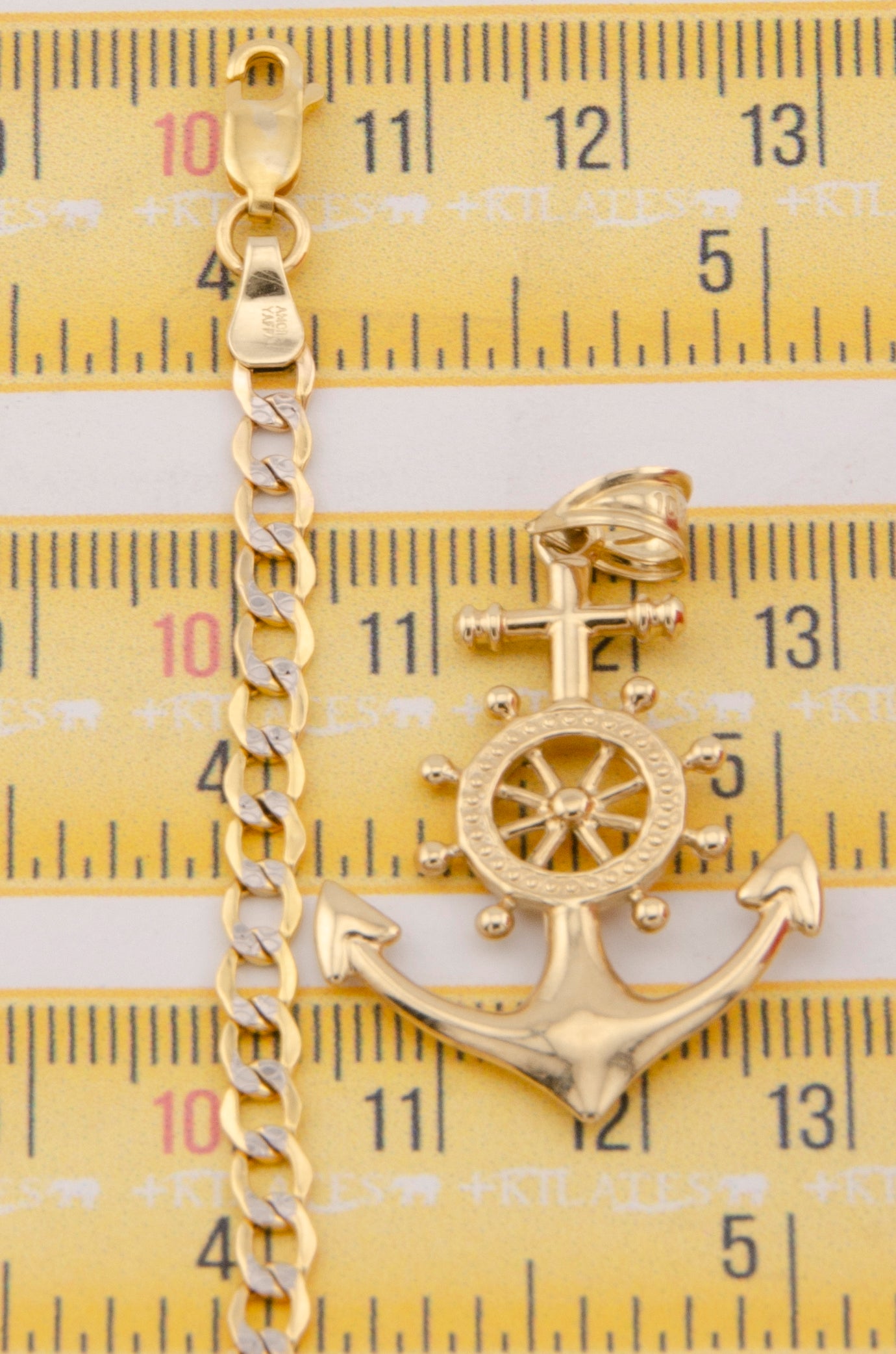 "CADENA DE 60CM PARA ADULTO ESTILO CUBANA DIAMANTADA CON DIJE DE ANCLA GRANDE. ORO 10K #775-3023"