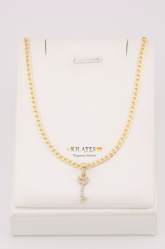 "CADENA DE 50CM PARA ADULTO ESTILO CUBANA CON DIJE DE LLAVE CON ZIRCONIA BLANCA. ORO 10K #775-3130"