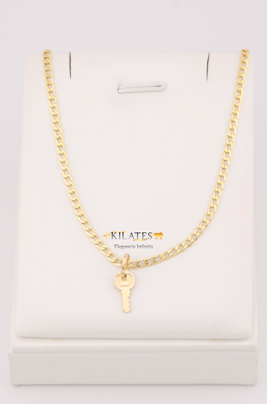 "CADENA DE 50CM PARA ADULTO ESTILO CUBANA CON DIJE DE LLAVE. ORO 10K #775-3135"