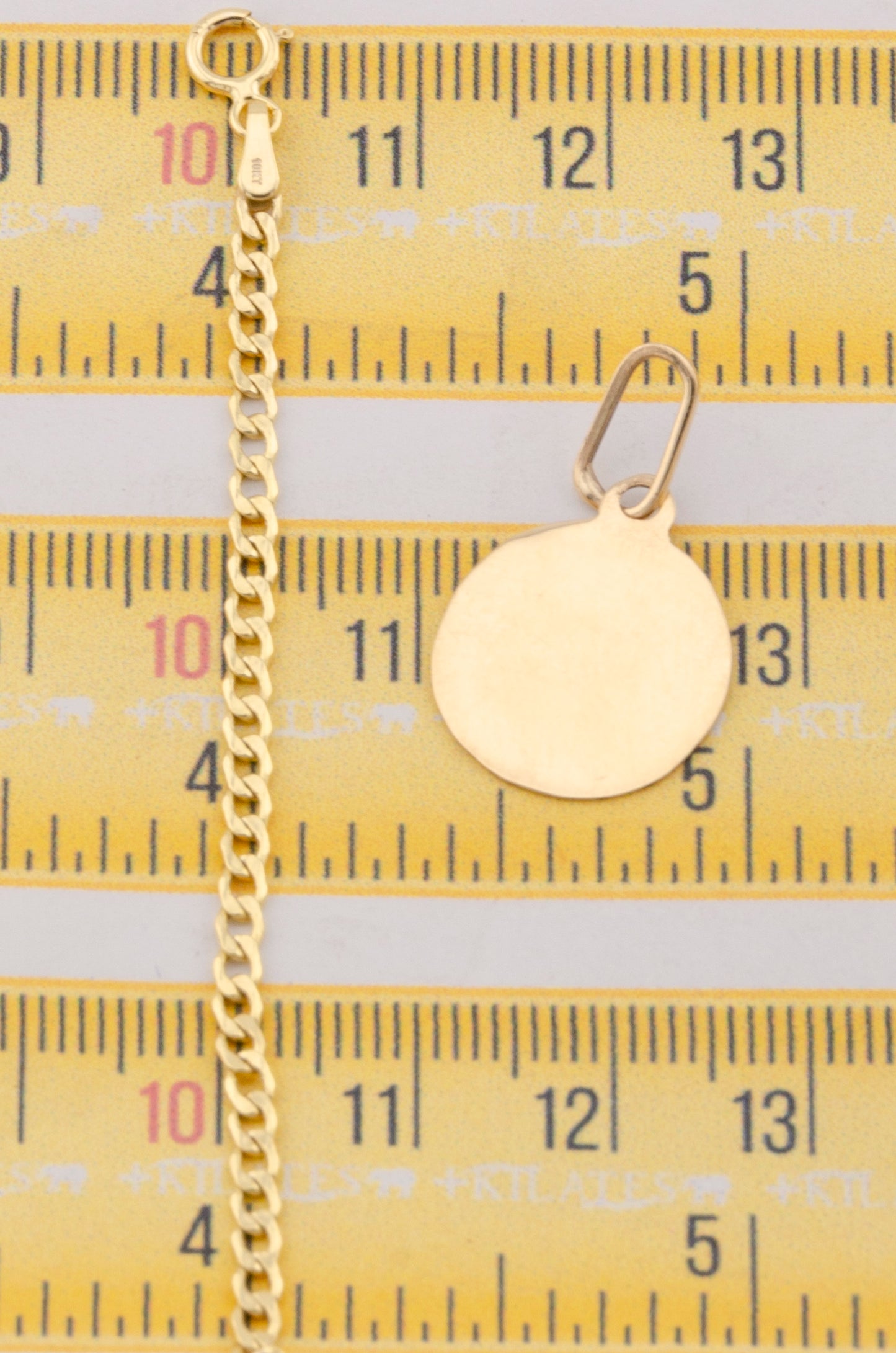 "CADENA DE 50CM PARA ADULTO ESTILO CUBANA CON DIJE DE PLACA. ORO 10K #775-3112"