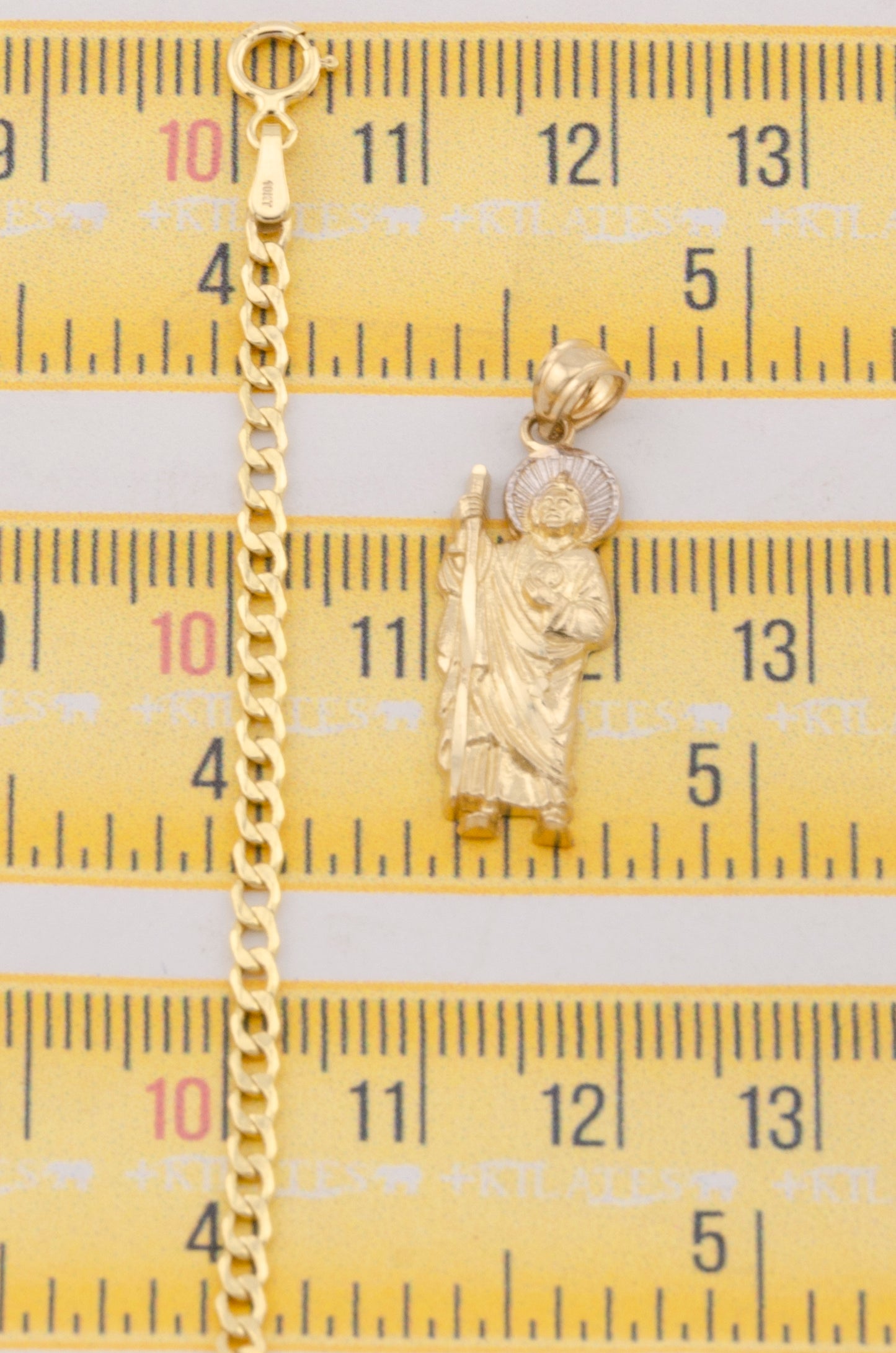 "CADENA DE 50CM PARA ADULTO ESTILO CUBANA CON DIJE DE SAN JUDAS TADEO MEDIANO . ORO 10K #775-3110"