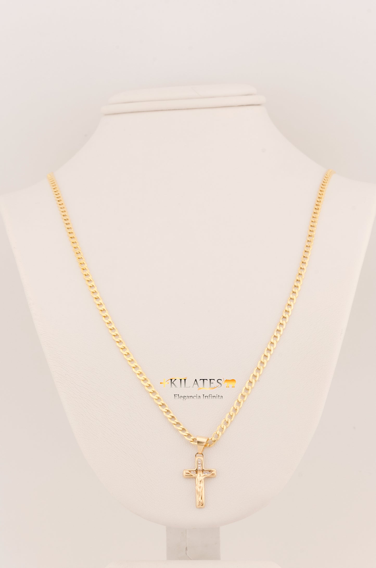 "CADENA DE 50CM PARA ADULTO ESTILO CUBANA CON DIJE DE CRUZ MEDIANA CON JESUCRISTO. ORO 10K #775-3107"