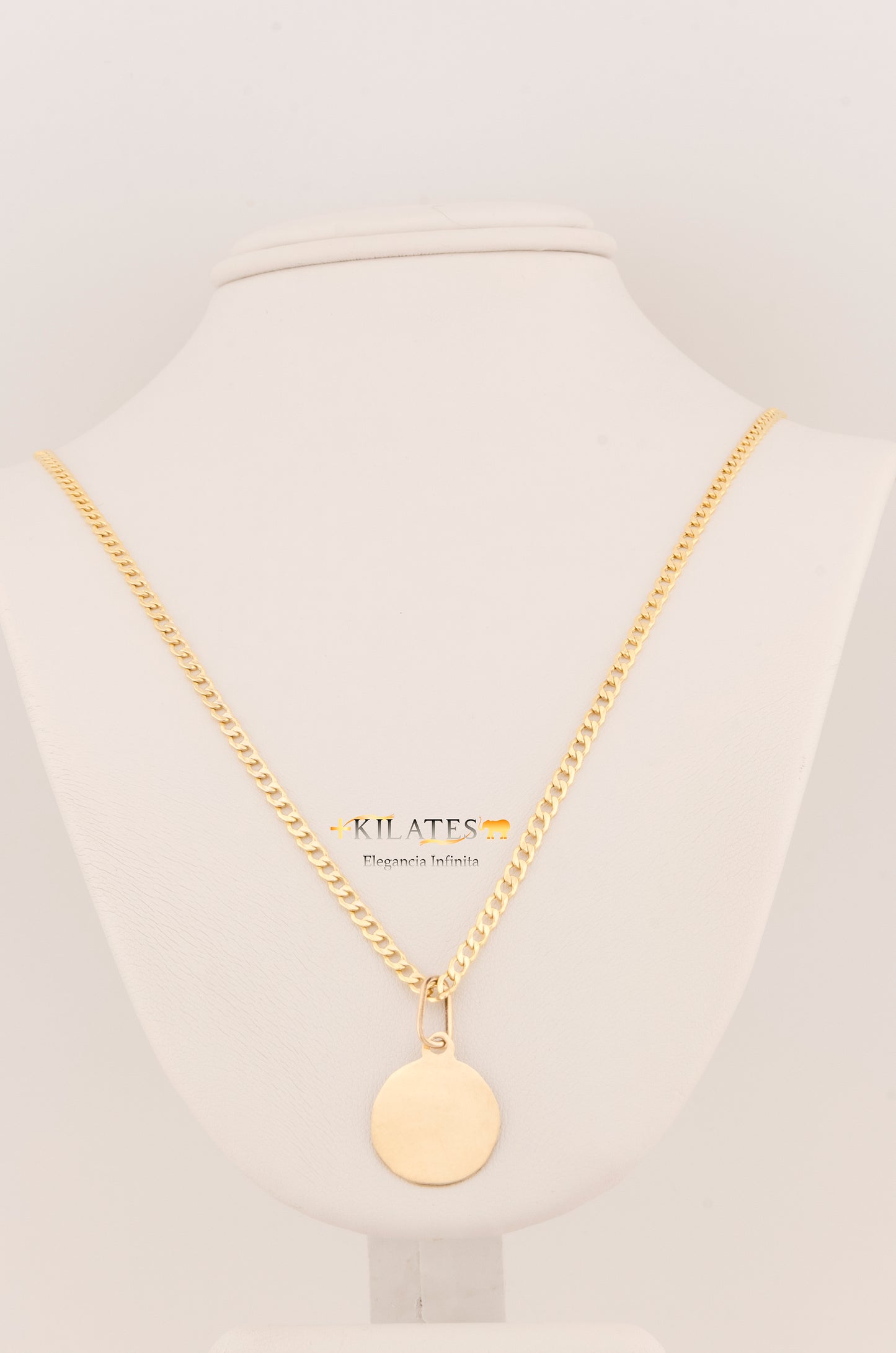 "CADENA DE 50CM PARA ADULTO ESTILO CUBANA CON DIJE DE PLACA. ORO 10K #775-3112"