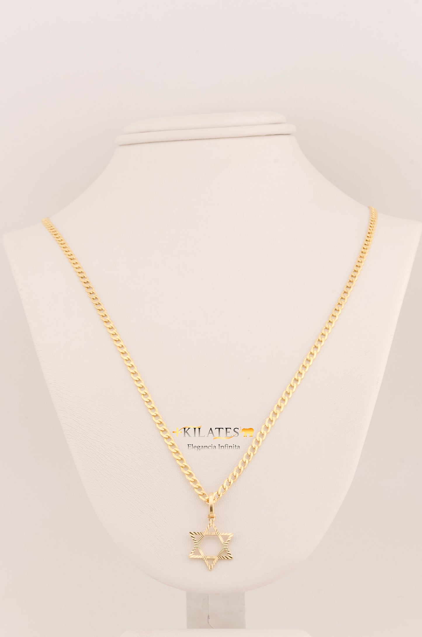 "CADENA DE 50CM PARA ADULTO ESTILO CUBANA CON DIJE DE ESTRELLA DE DAVID. ORO 10K #775-3117"