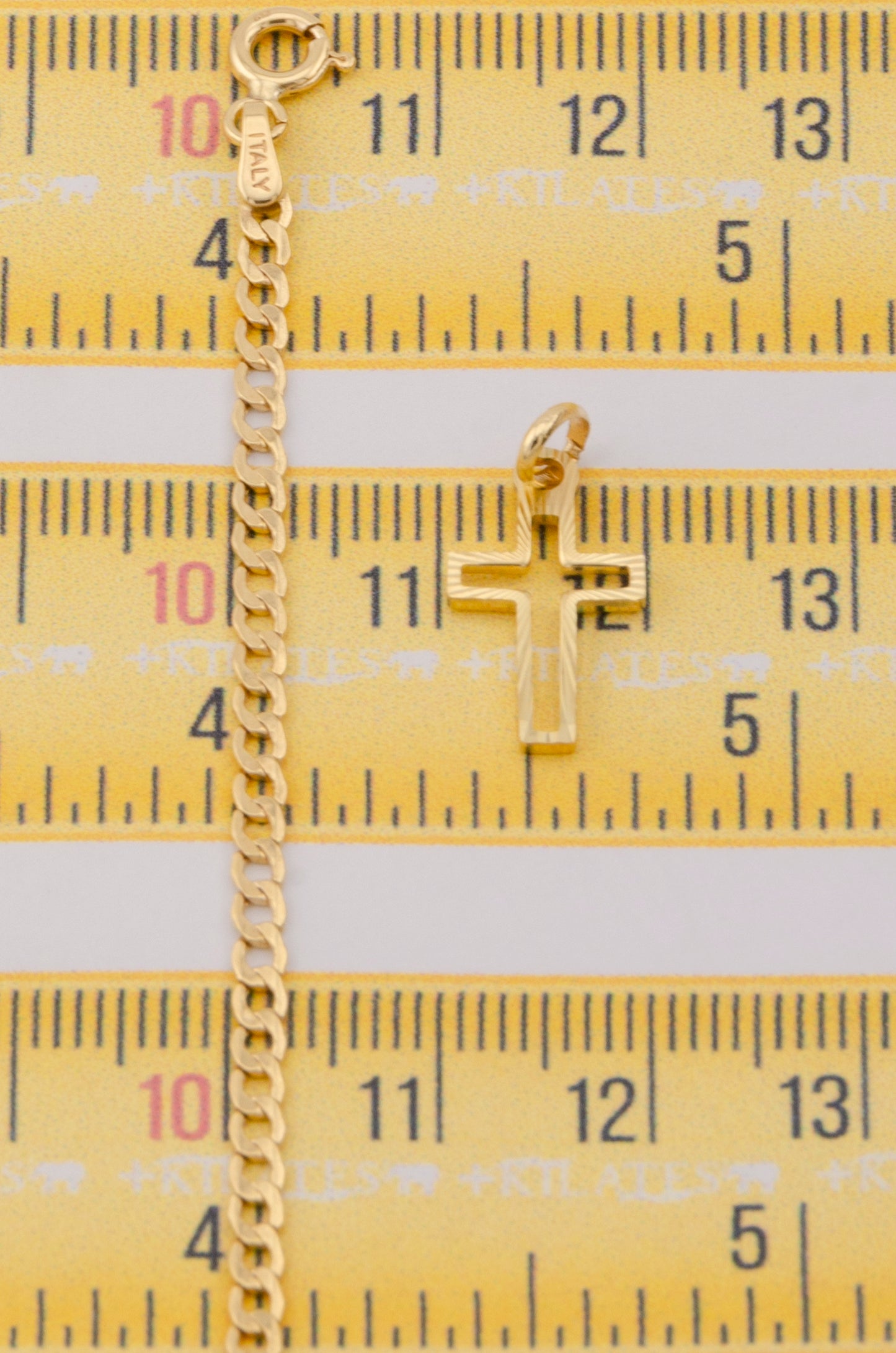 "CADENA DE 50CM PARA ADULTO ESTILO CUBANA CON DIJE DE CRUZ. ORO 10K #775-3211"