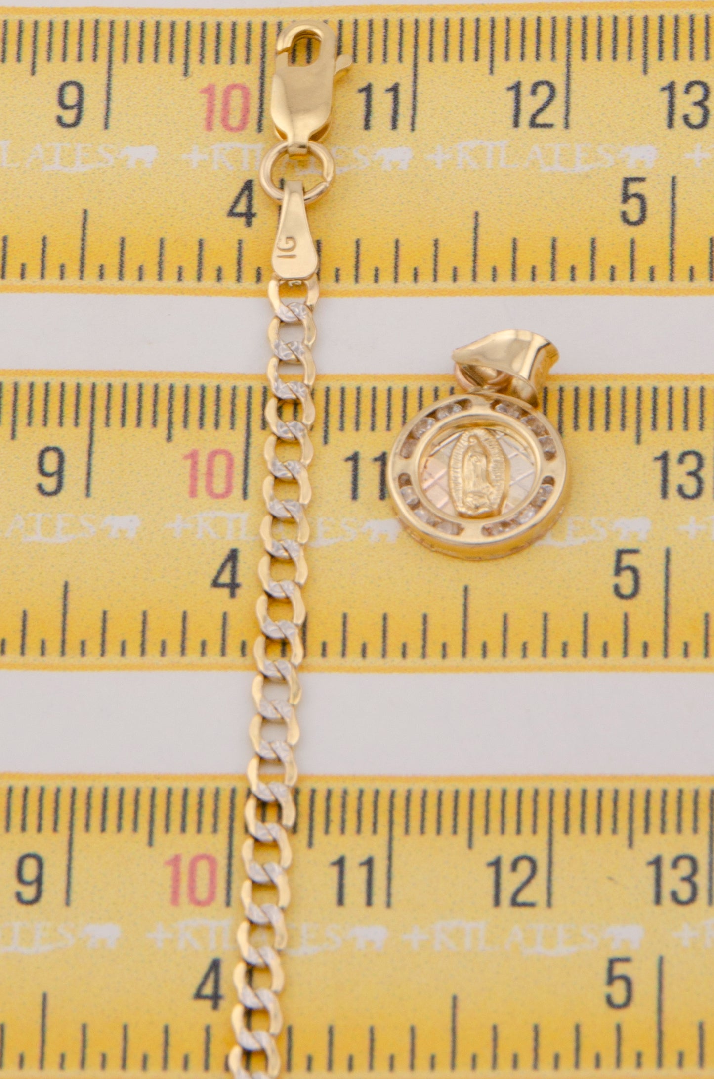 "CADENA DE 40CM PARA NIÑ@ ESTILO CUBANA DIAMANTADA CON DIJE REDONDO DE LA VIRGEN. ORO 10K #775-3372"