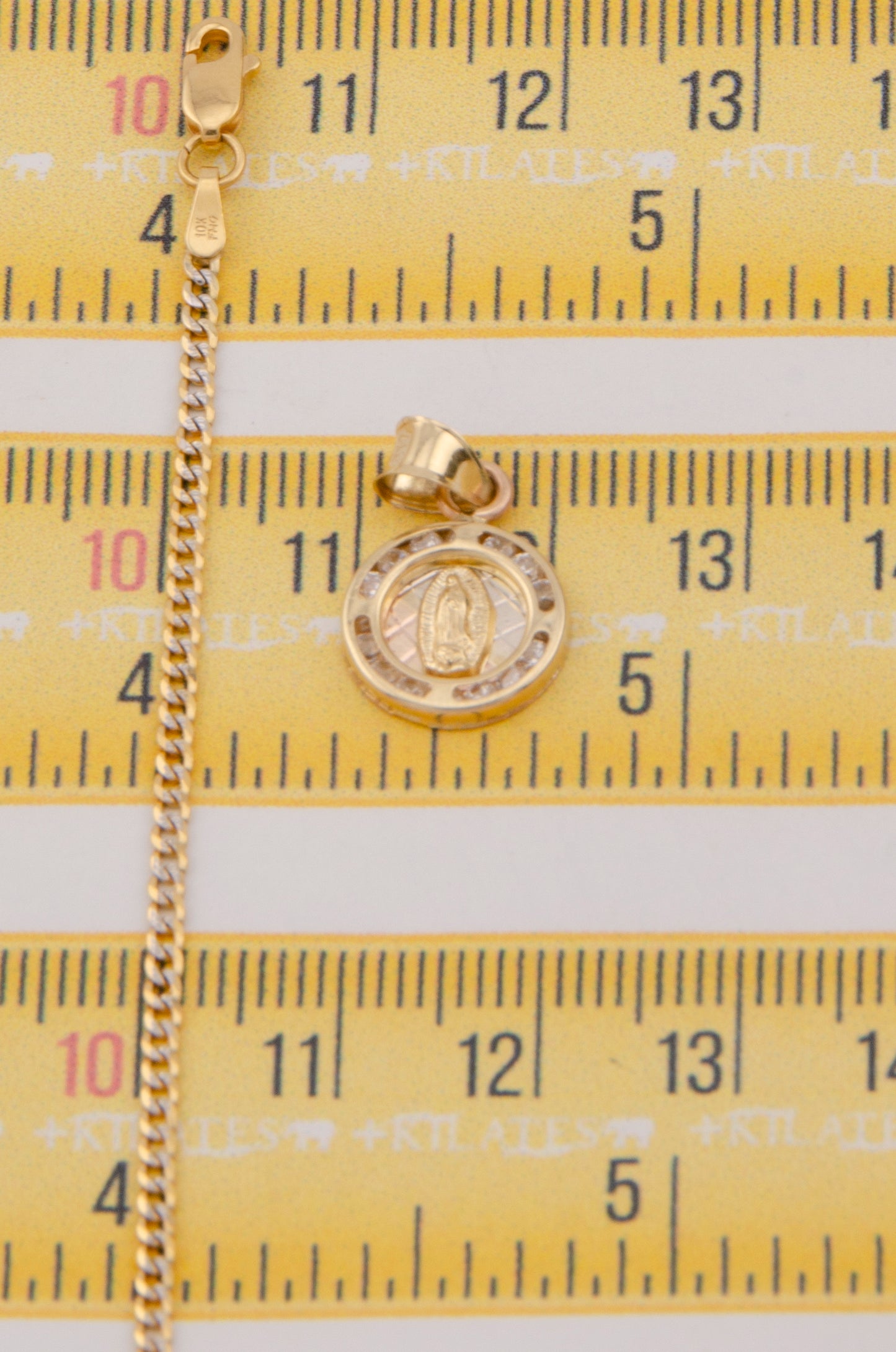 "CADENA DE 40CM PARA NIÑ@ ESTILO CUBANA DIAMANTADA SOLIDA CON DIJE REDONDO DE LA VIRGEN. ORO 10K #775-3362"