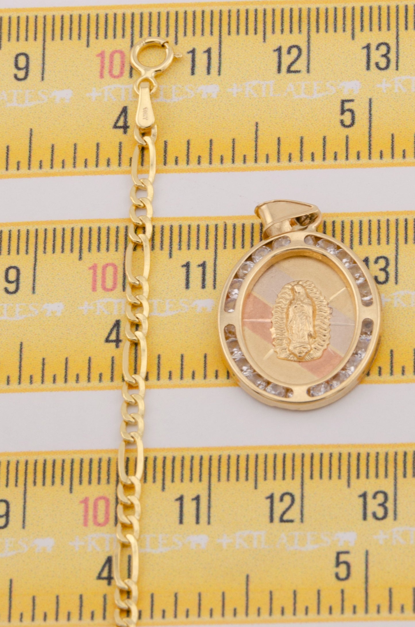 "CADENA DE 50CM PARA ADULTO ESTILO 3+1 CON DIJE OVALADO GRANDE DE LA VIRGEN. ORO 10K #775-3400"