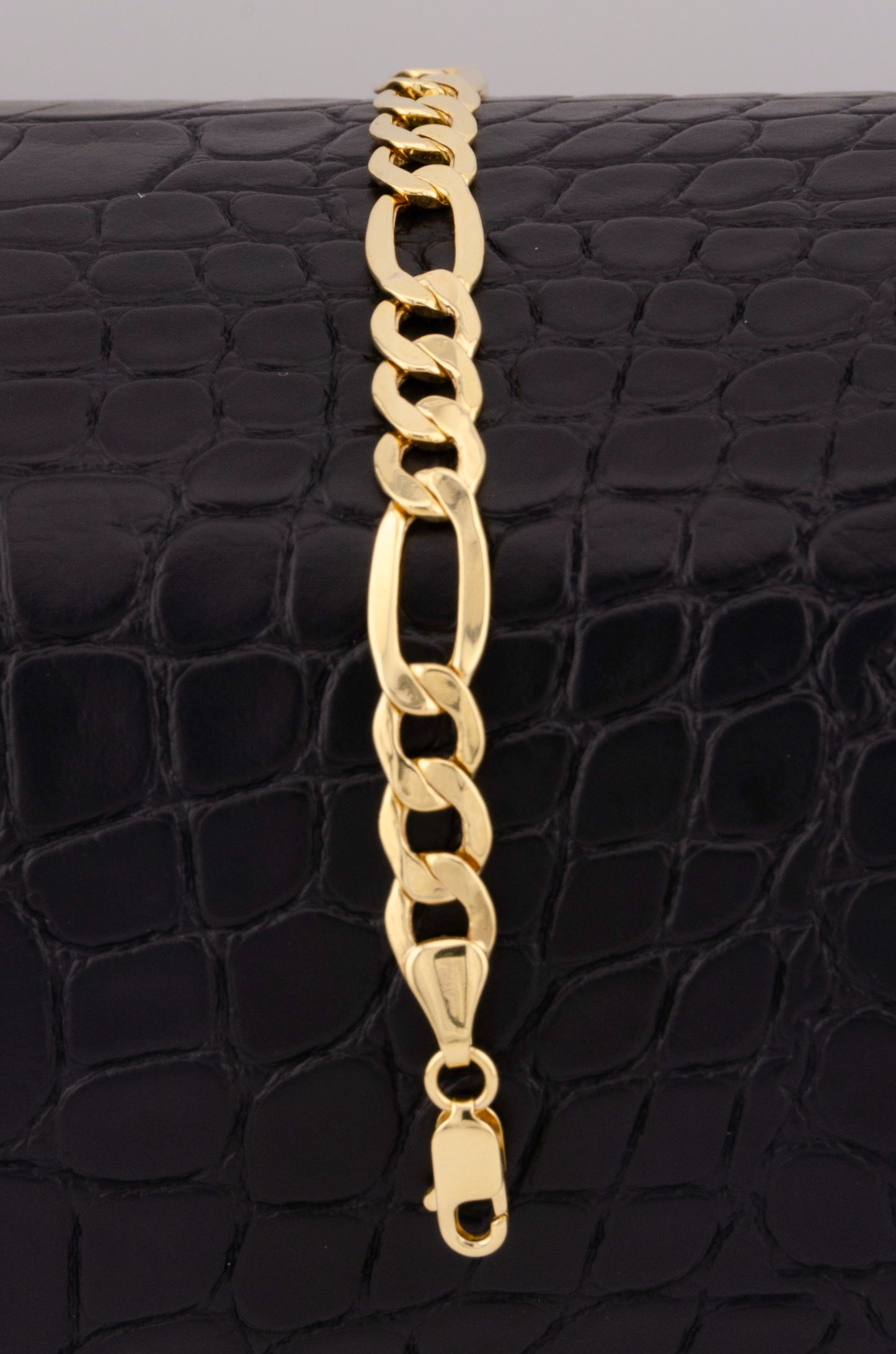 "PULSERA PARA ADULTO DE 21CM ESTILO 3+1. ORO 10K #775-3440"