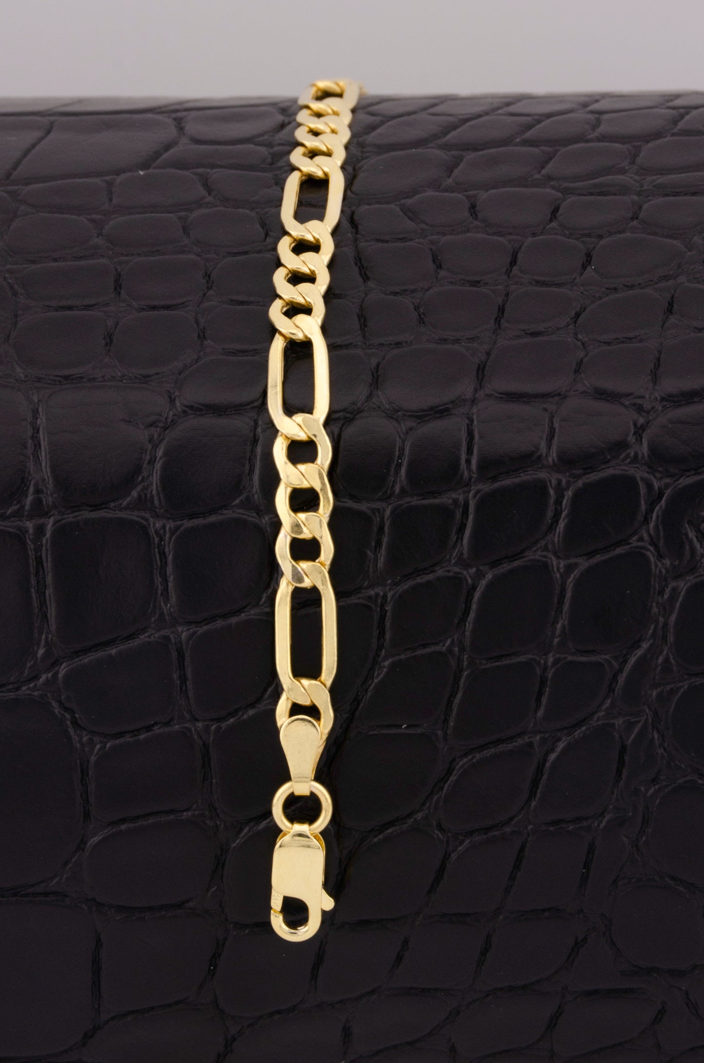 "PULSERA PARA ADULTO DE 21CM ESTILO 3+1. ORO 10K #775-3442"