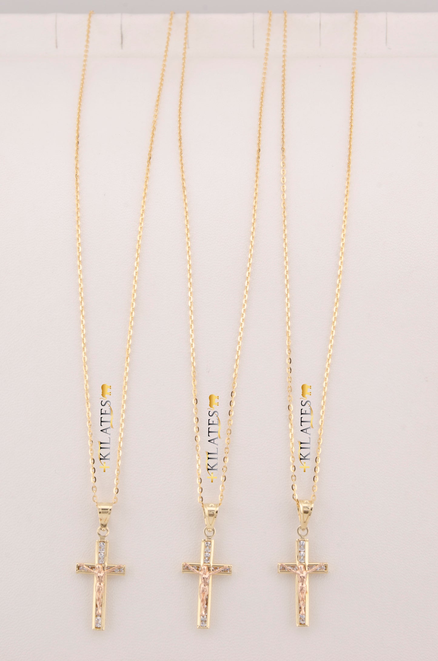 "CADENA DE 50CM PARA DAMA ESTILO CUADRADA SOLIDA CON DIJE DE JESUCRISTO. ORO 10K #775-3499"