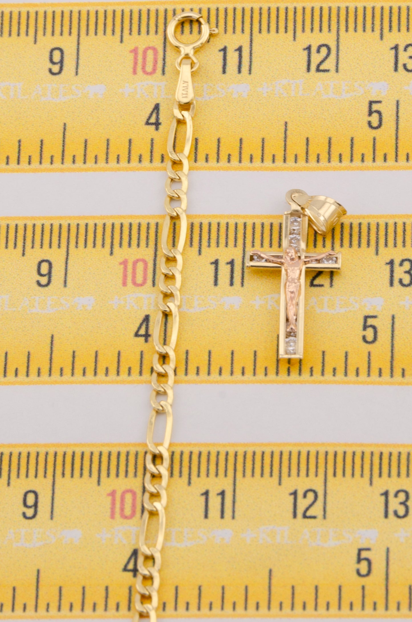 "CADENA DE 50CM PARA DAMA ESTILO 3 +1 CON DIJE DE JESUCRISTO. ORO 10K #775-3503"