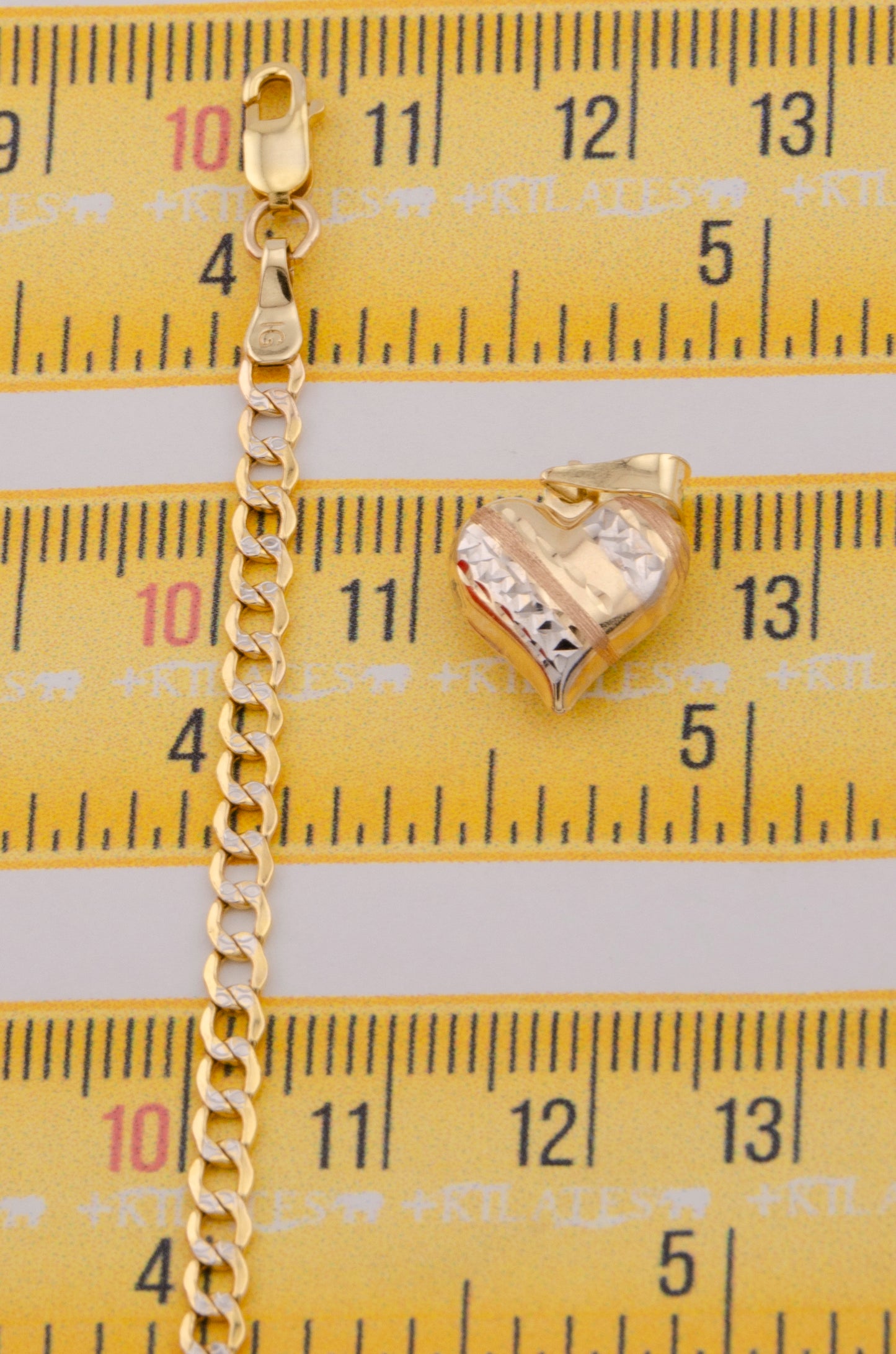 "CADENA DE 50CM PARA DAMA ESTILO CUBANA DIAMANTADA CON DIJE DE CORAZON 3 TONOS GRANDE. ORO 10K #775-3504"