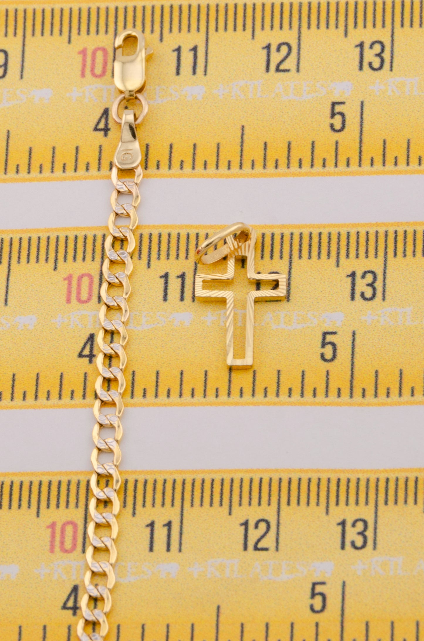 "CADENA DE 50CM PARA DAMA ESTILO CUBANA DIAMANTADA CON DIJE DE CRUZ. ORO 10K #775-3519"