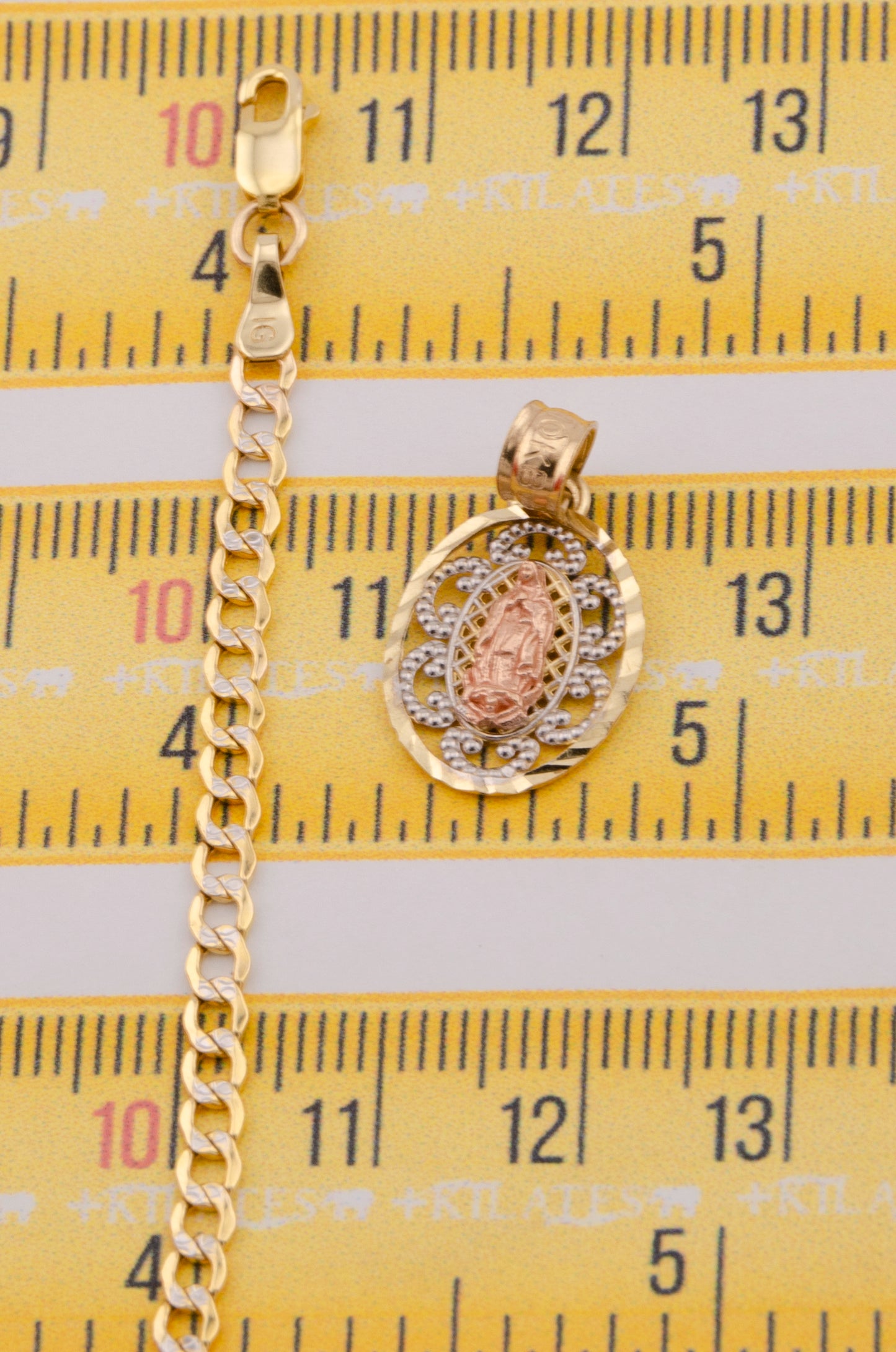 "CADENA DE 50CM PARA DAMA ESTILO CUBANA DIAMANTADA CON PLACA 3 TONOS DE LA VIRGEN. ORO 10K #775-3523"