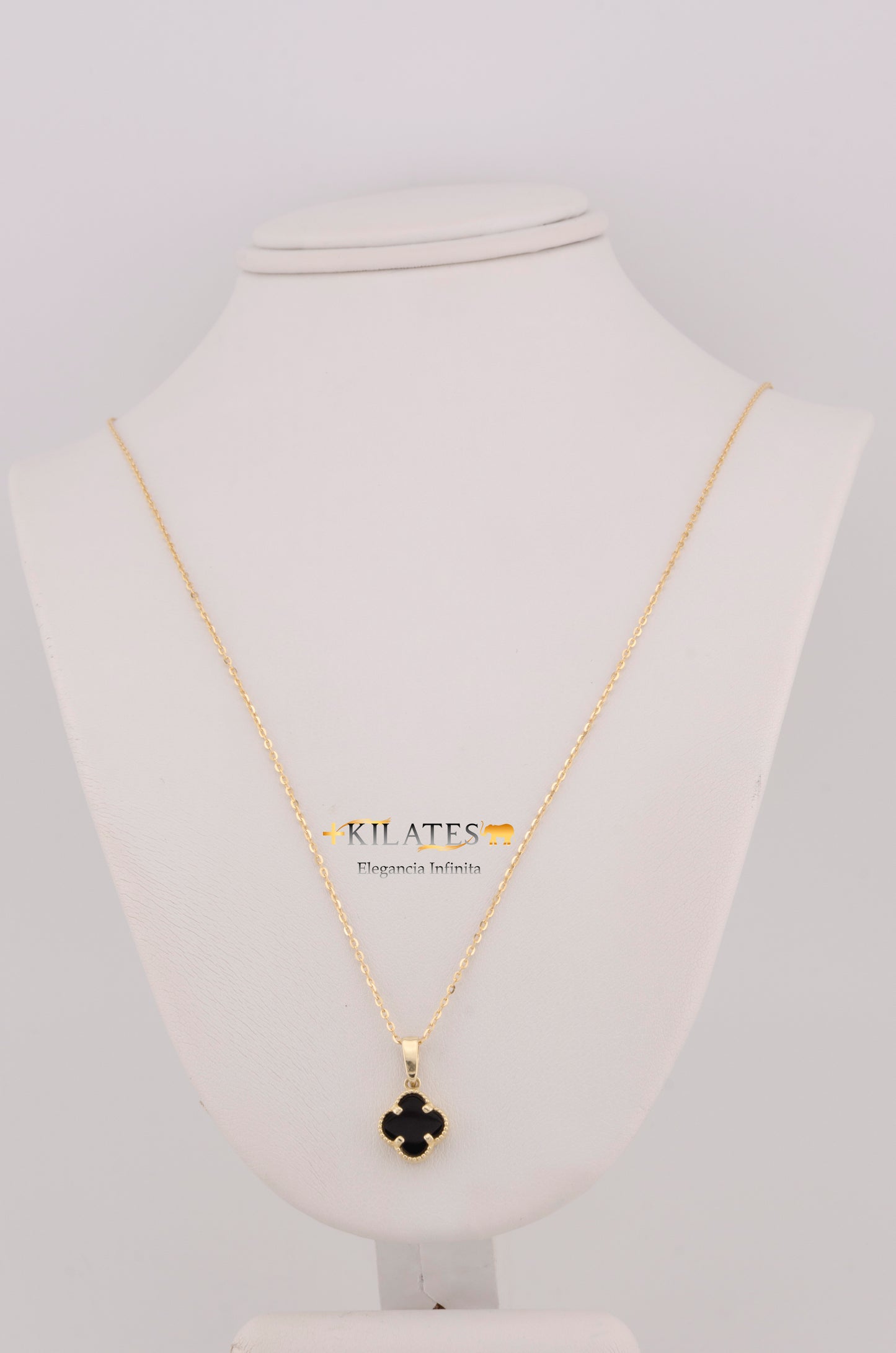 "CADENA DE 50CM PARA DAMA ESTILO CUADRADA SOLIDA CON DIJE DE TREBOL VAN CLEEF NEGRO. ORO 10K #775-3533"