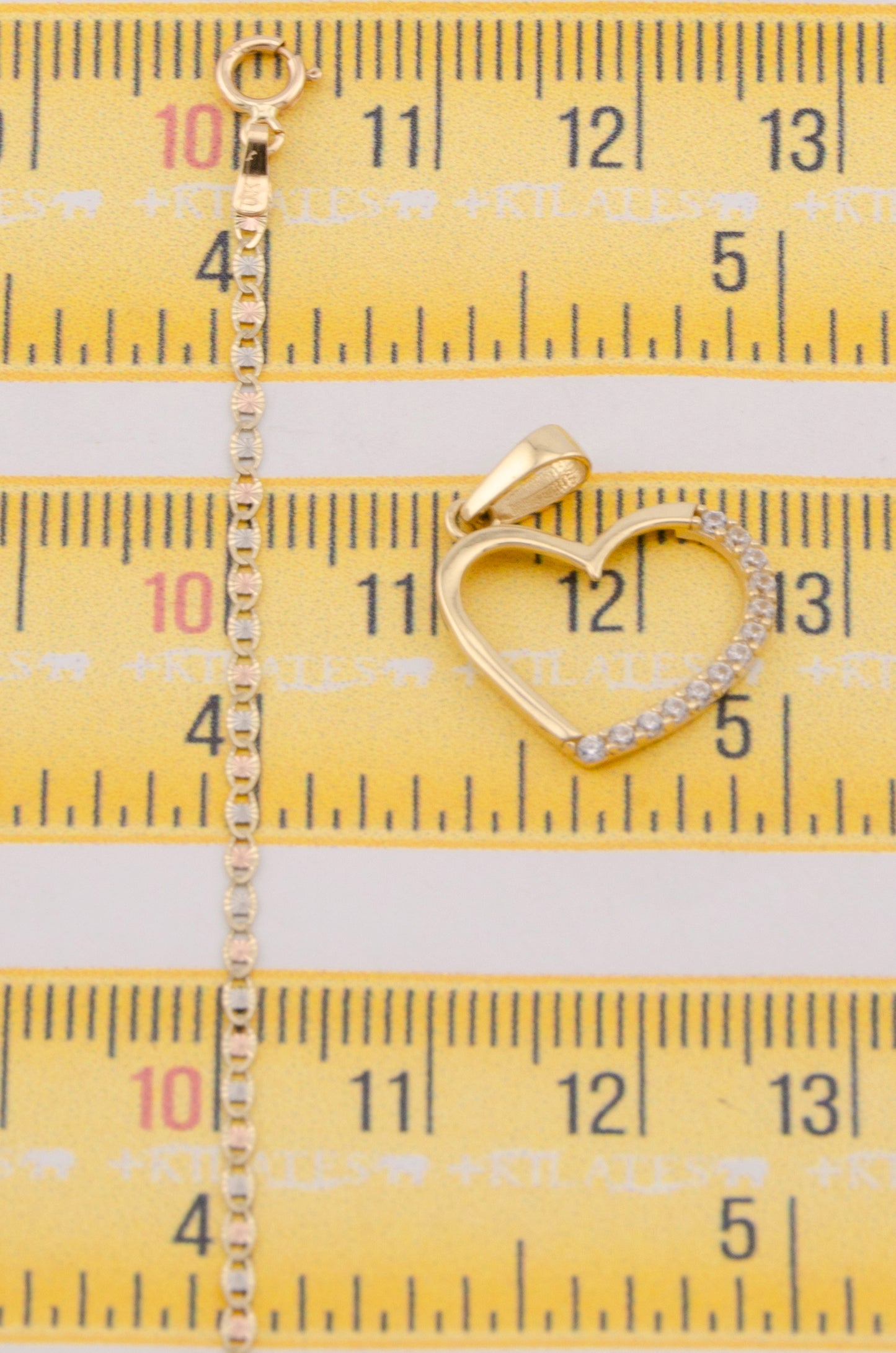 "CADENA PARA DAMA ESTILO 3 OROS CON DIJE DE CORAZON CON ZIRCONIA BLANCA. ORO 10K #775-3625"