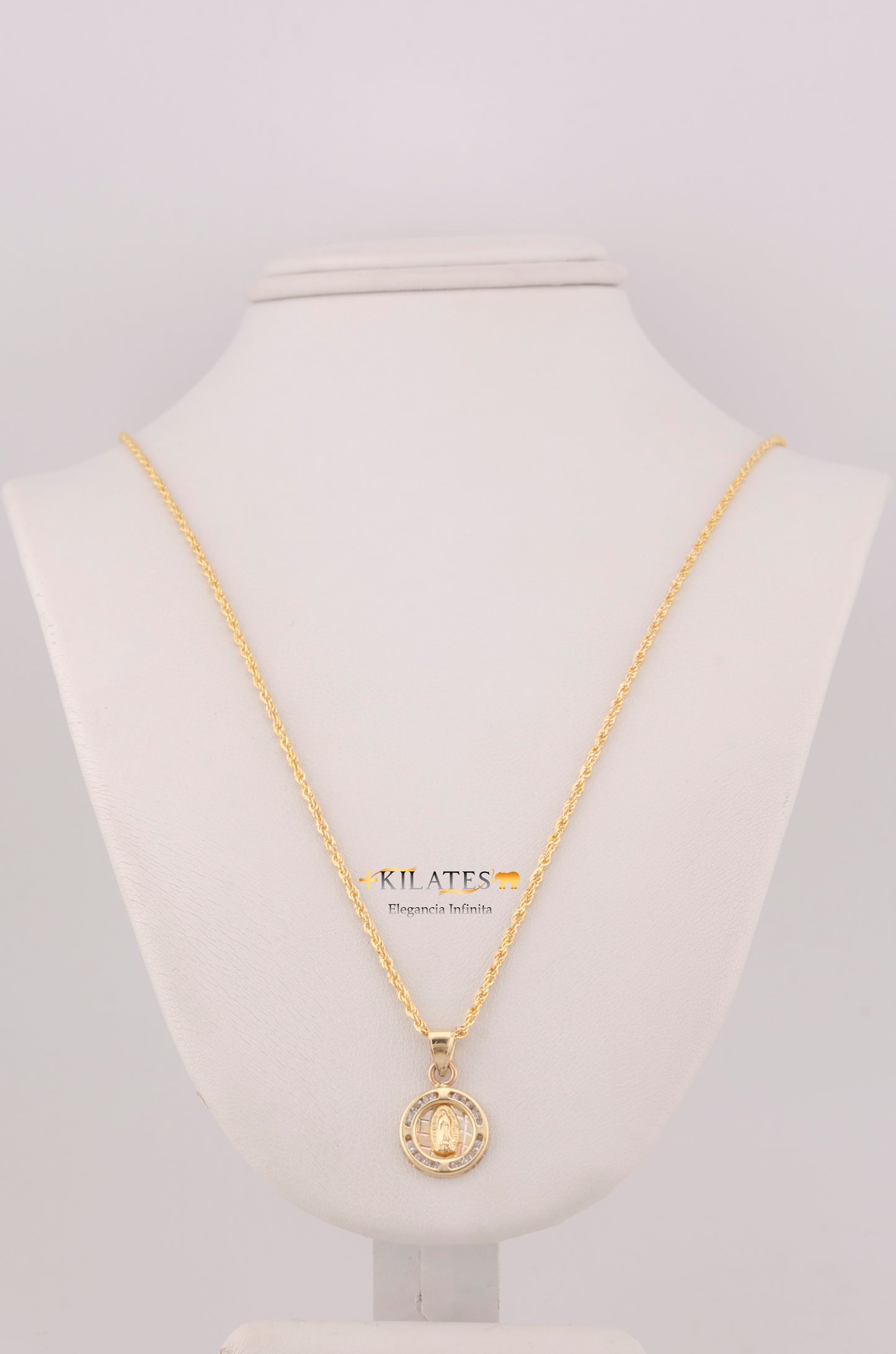 "CADENA PARA DAMA ESTILO LAZO CON DIJE DE LA VIRGEN REDONDO MEDIANO PEQUEÑO. ORO 10K #775-3671"