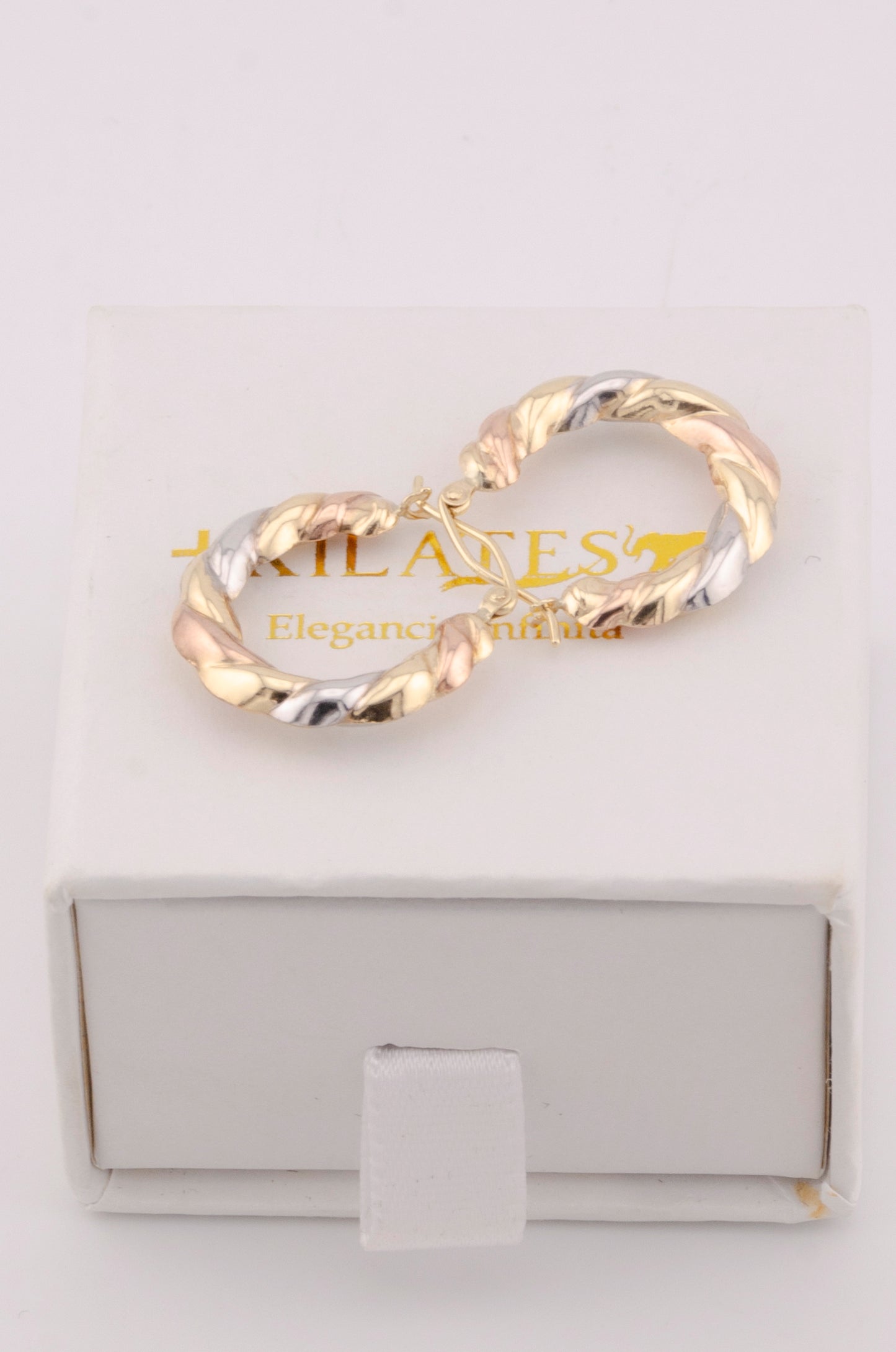 ARGOLLAS PARA DAMA ESTILO 3 OROS. ORO 10K #775-3703