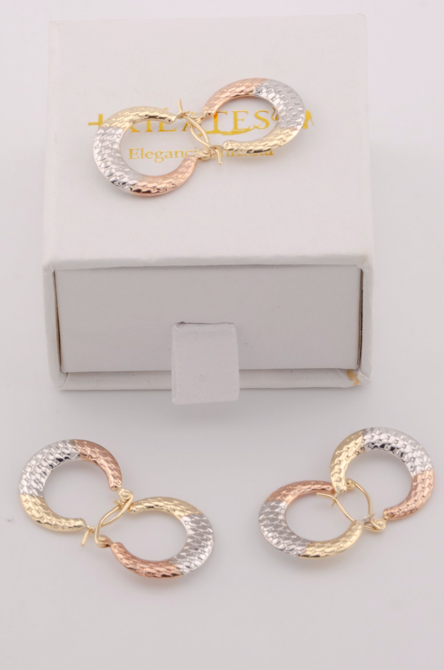 ARGOLLAS PARA DAMA ESTILO 3 OROS. ORO 10K #775-3710
