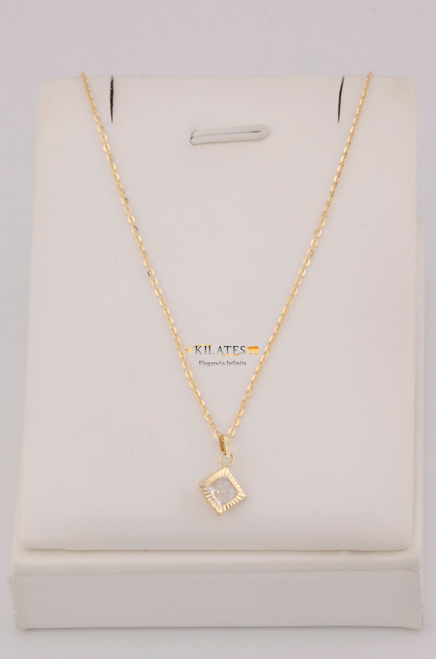 " CADENA PARA DAMA DE 50CM ESTILO CUADRADA SOLIDA CON DIJE CUADRADO CON ZIRCONIA BLANCA. ORO 10K #775-3784"