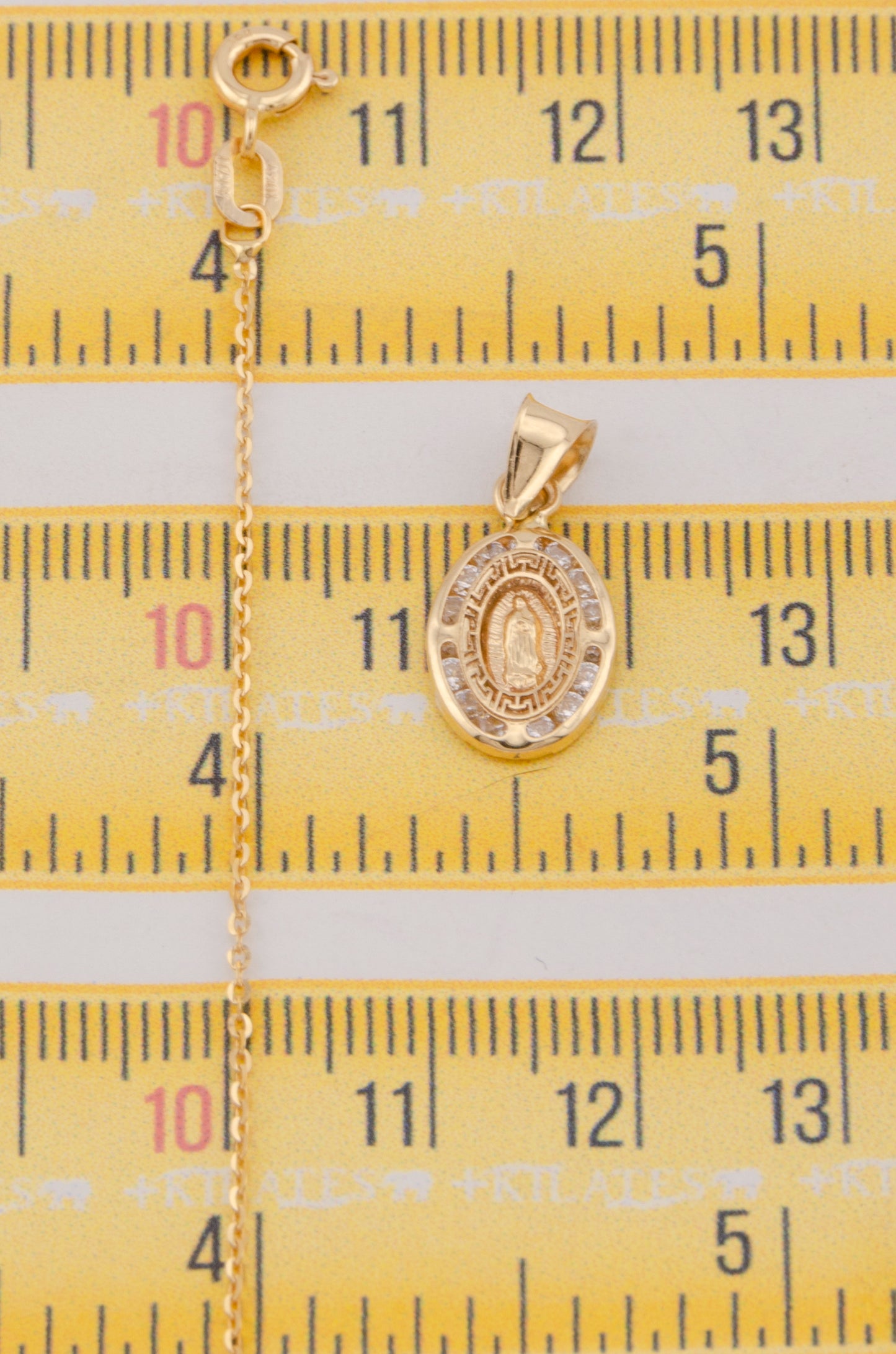" CADENA PARA DAMA DE 50CM ESTILO CUADRADA SOLIDA CON DIJE OVALADO DE LA VIRGEN. ORO 10K #775-3772"