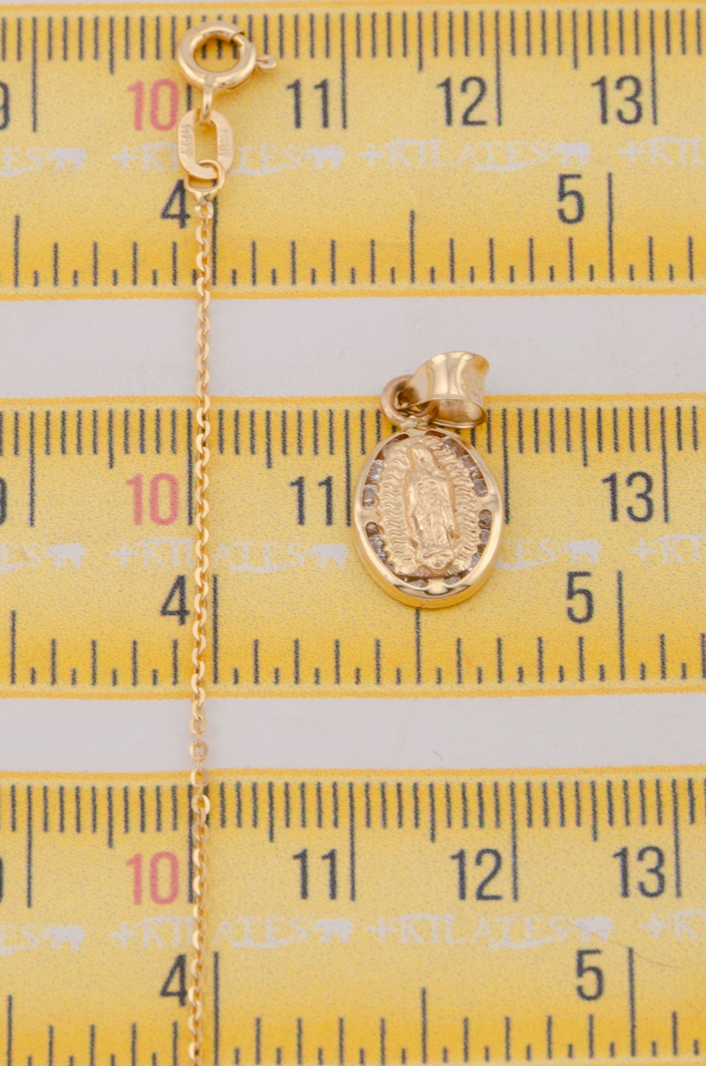 " CADENA PARA DAMA DE 50CM ESTILO CUADRADA SOLIDA CON DIJE OVALADO DE LA VIRGEN. ORO 10K #775-3773"