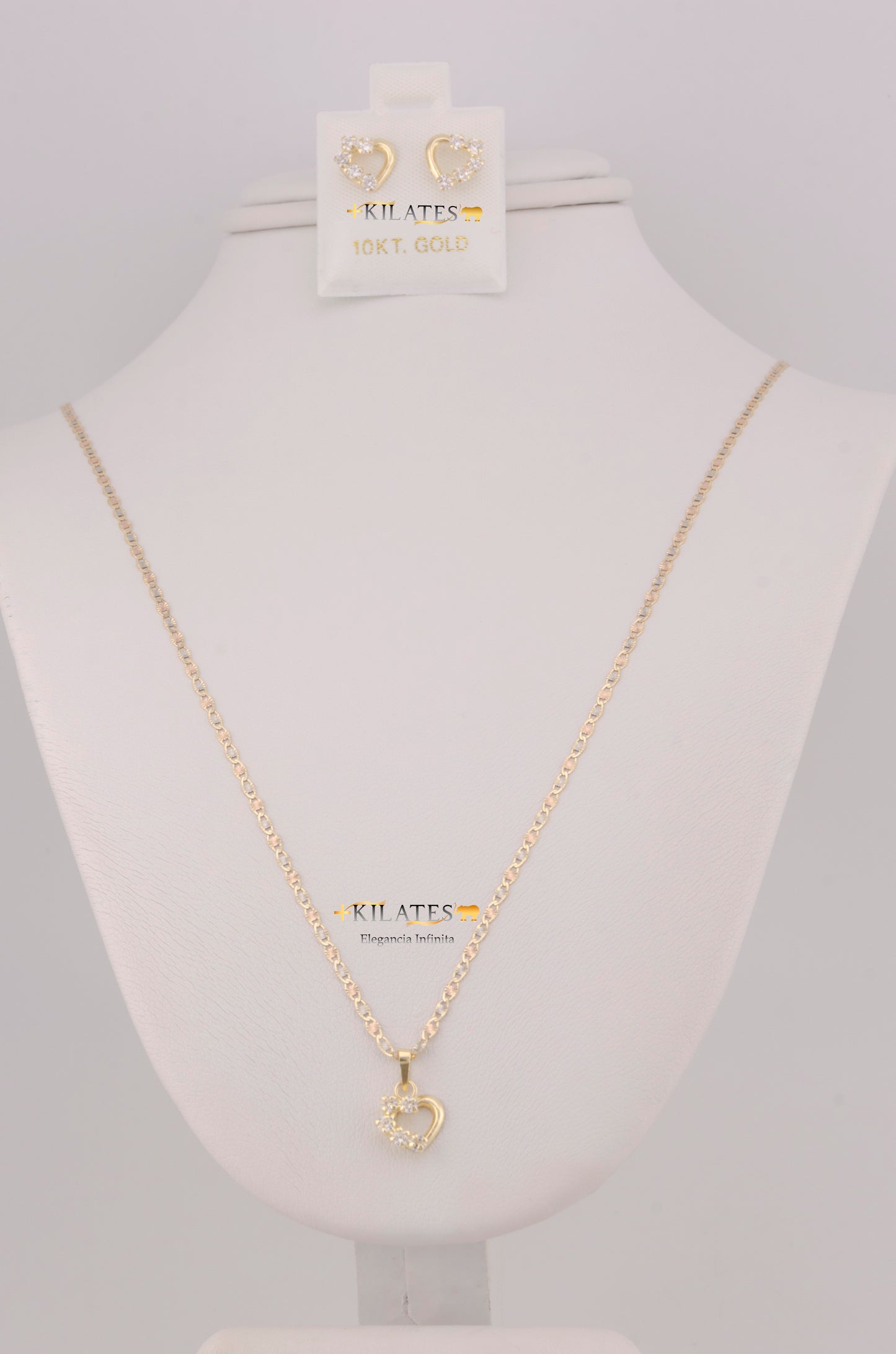 "SET DE CADENA ESTILO 3 OROS DE 50CM PARA DAMA CON DIJE Y ARETES DE CORAZON CON ZIRCONIA BLANCA. ORO 10K #775-3803"