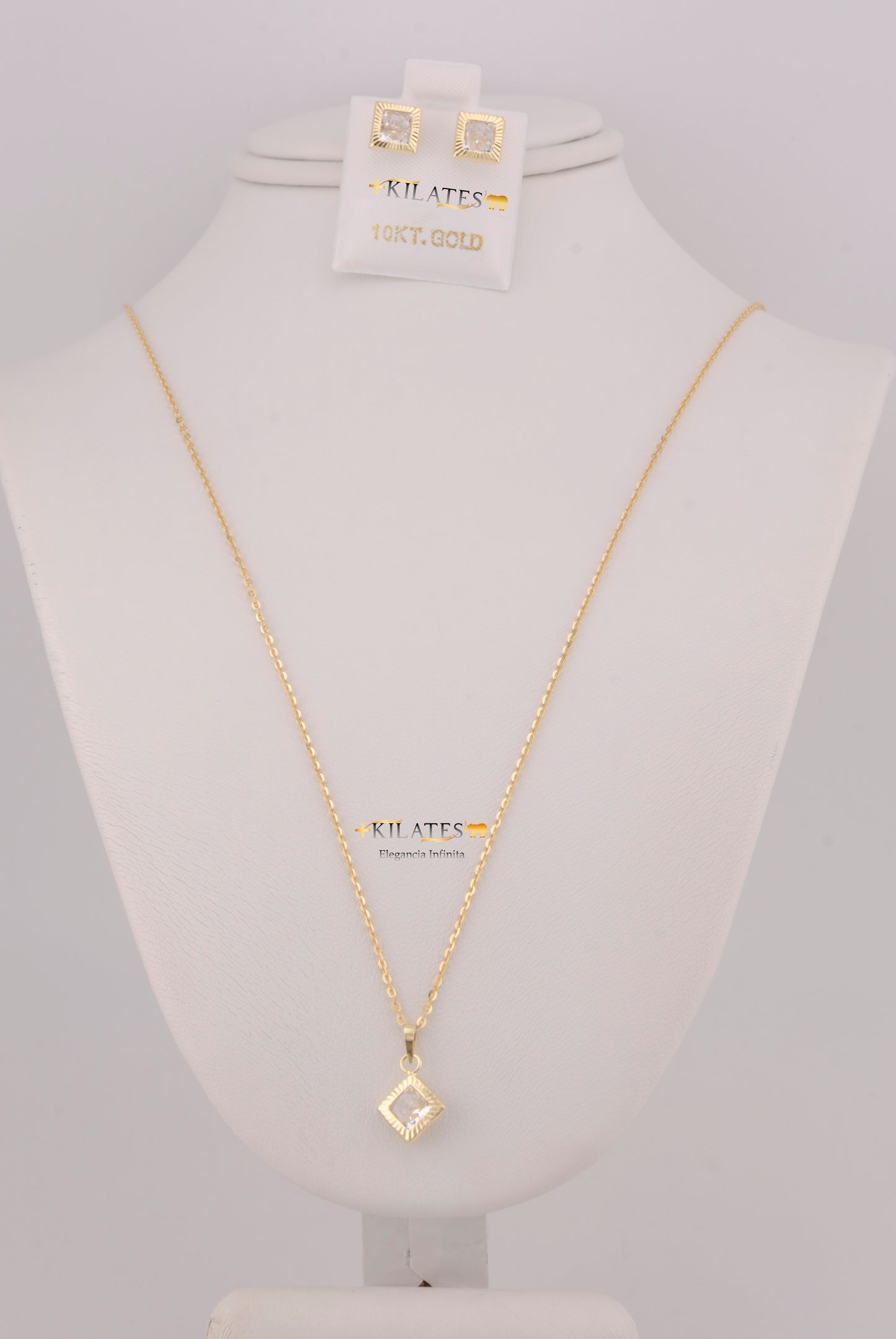 "SET DE CADENA ESTILO CUADRADA SOLIDA DE 50CM PARA DAMA CON DIJE Y ARETES DE CUADRADO CON ZIRCONIA BLANCA. ORO 10K #775-3810"