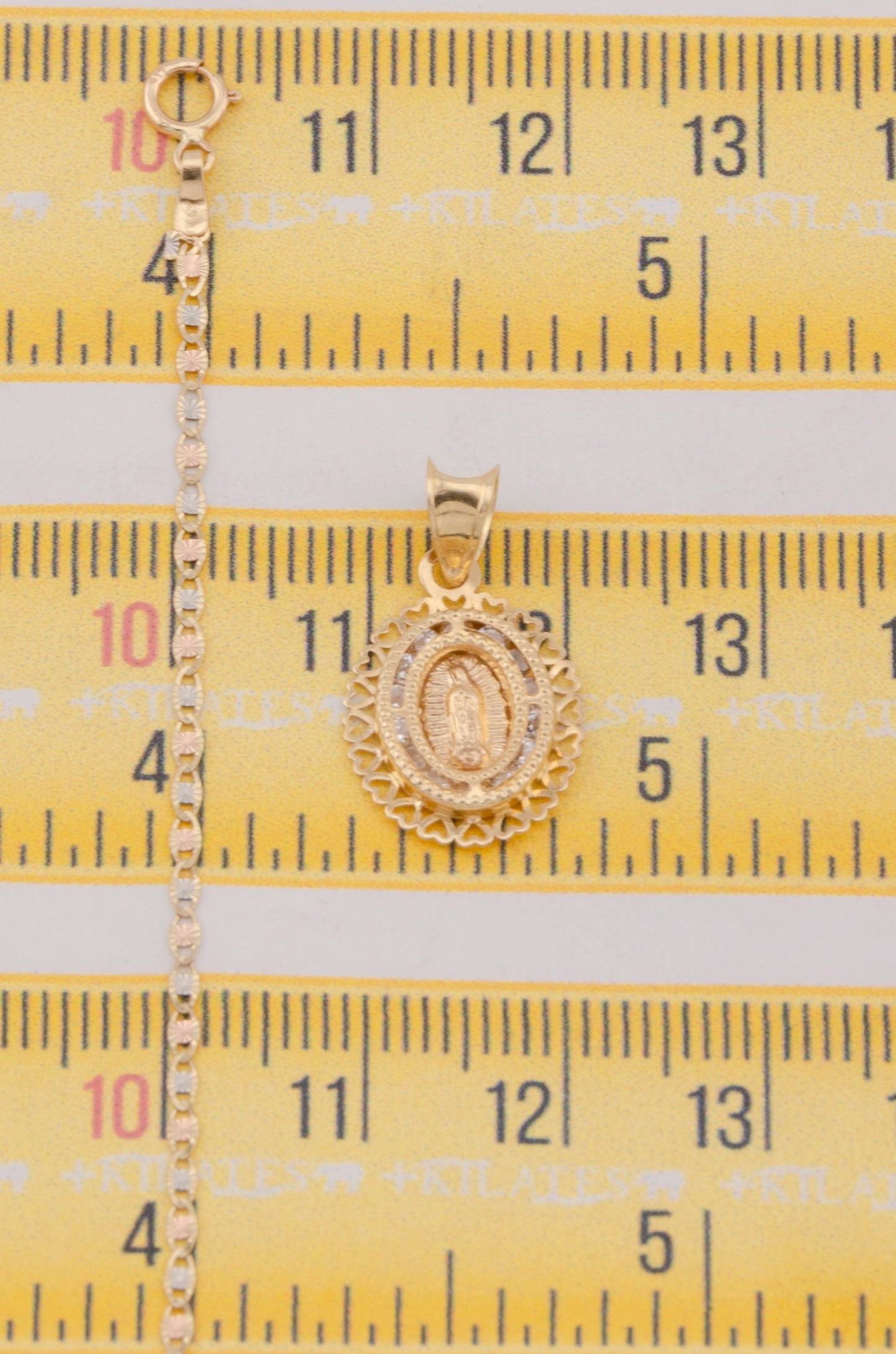 "CADENA PARA DAMA ESTILO 3 OROS CON PLACA DE LA VIRGEN. ORO 10K #775-3801"