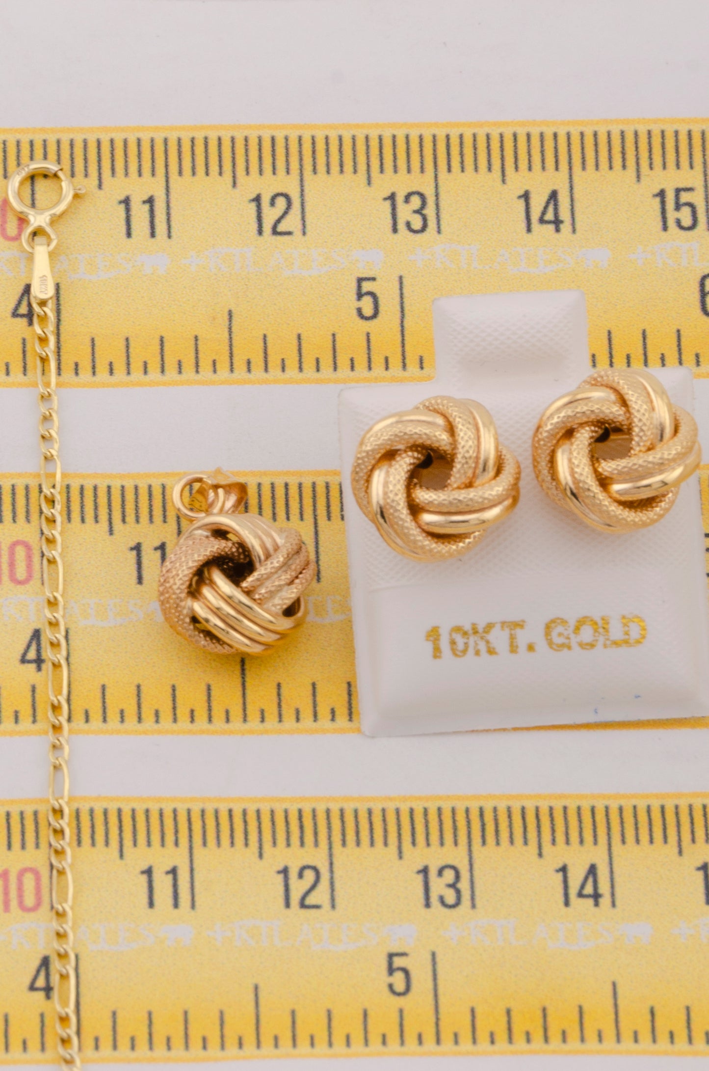 "SET DE CADENA ESTILO 3+1 DE 50CM PARA DAMA CON DIJE Y ARETES DE NUDO. ORO 10K #775-3812"