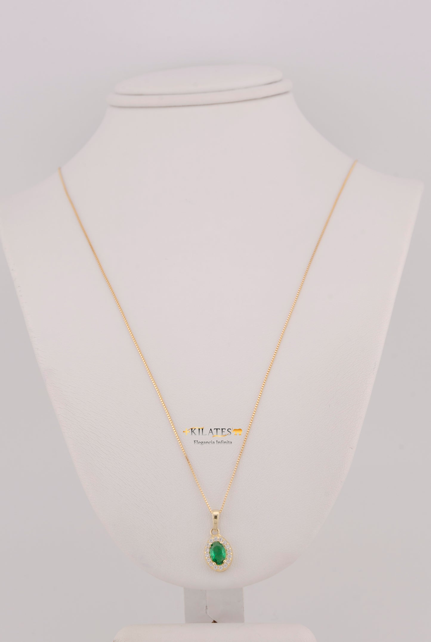 "CADENA DE 50CM PARA DAMA ESTILO FINITA CON DIJE OVALADO BLANCO CON VERDE. ORO 10K #775-3842"