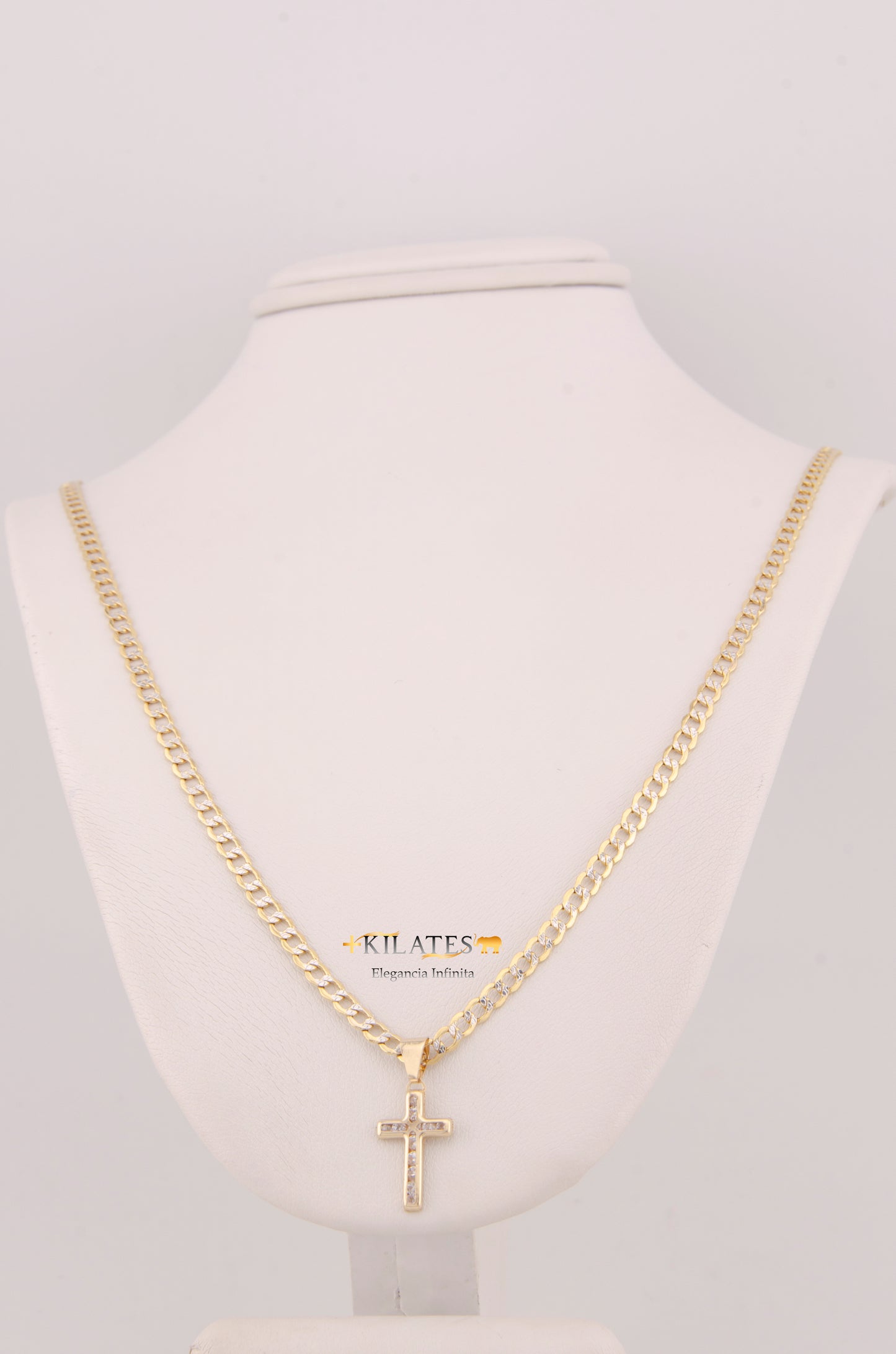 "CADENA PARA NIÑ@ DE 40CM ESTILO CUBANA DIAMANTADA CON DIJE DE DCRUZ CON ZIRCONIA BLANCA. ORO 10K #775-3864"
