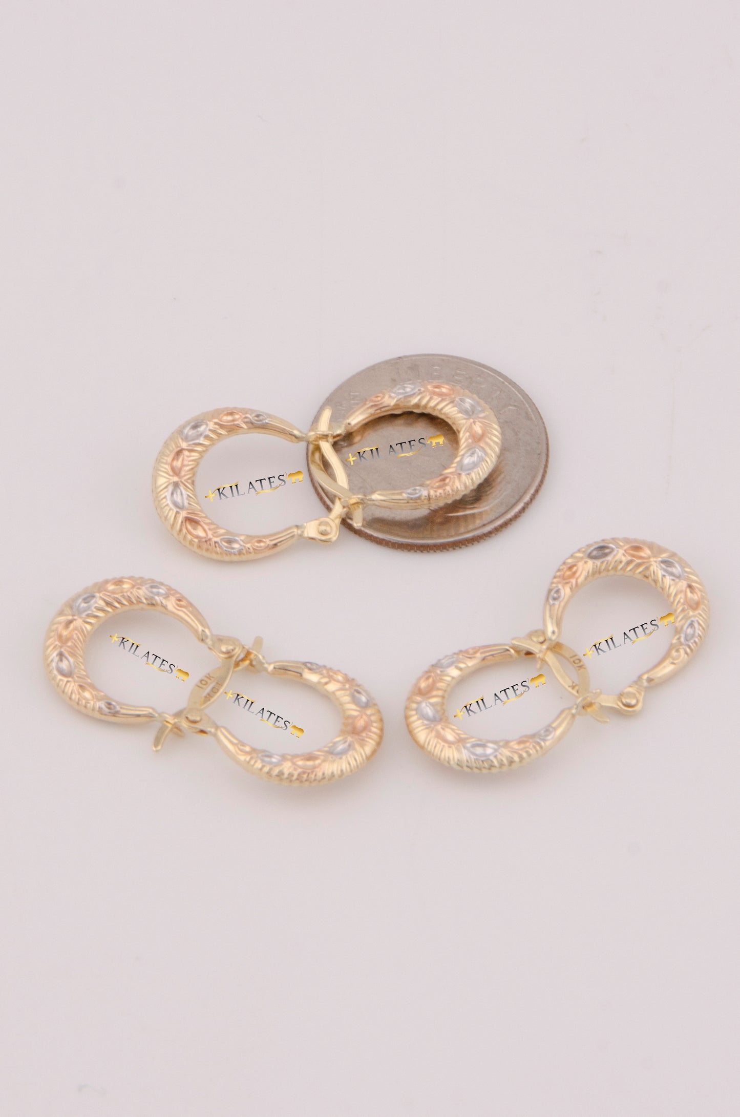 "ARGOLLA PEQUEÑAS PARA NIÑA ESTILO 3 OROS. ORO 1OK #775-3889"