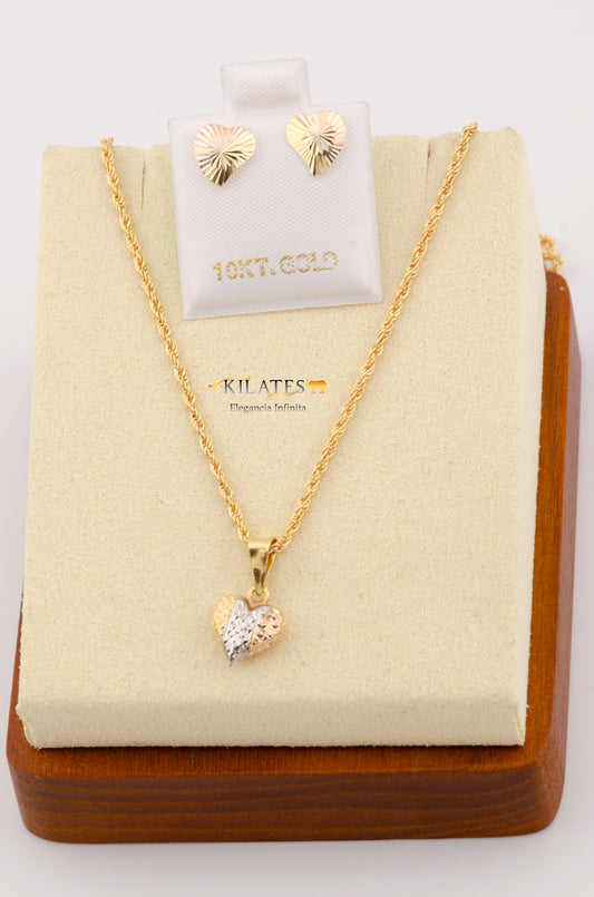 "SET PARA MUJER CADENA ESTILO LAZO  CON DIJE DE CORAZON Y ARETES. ORO 10K #775-2419"