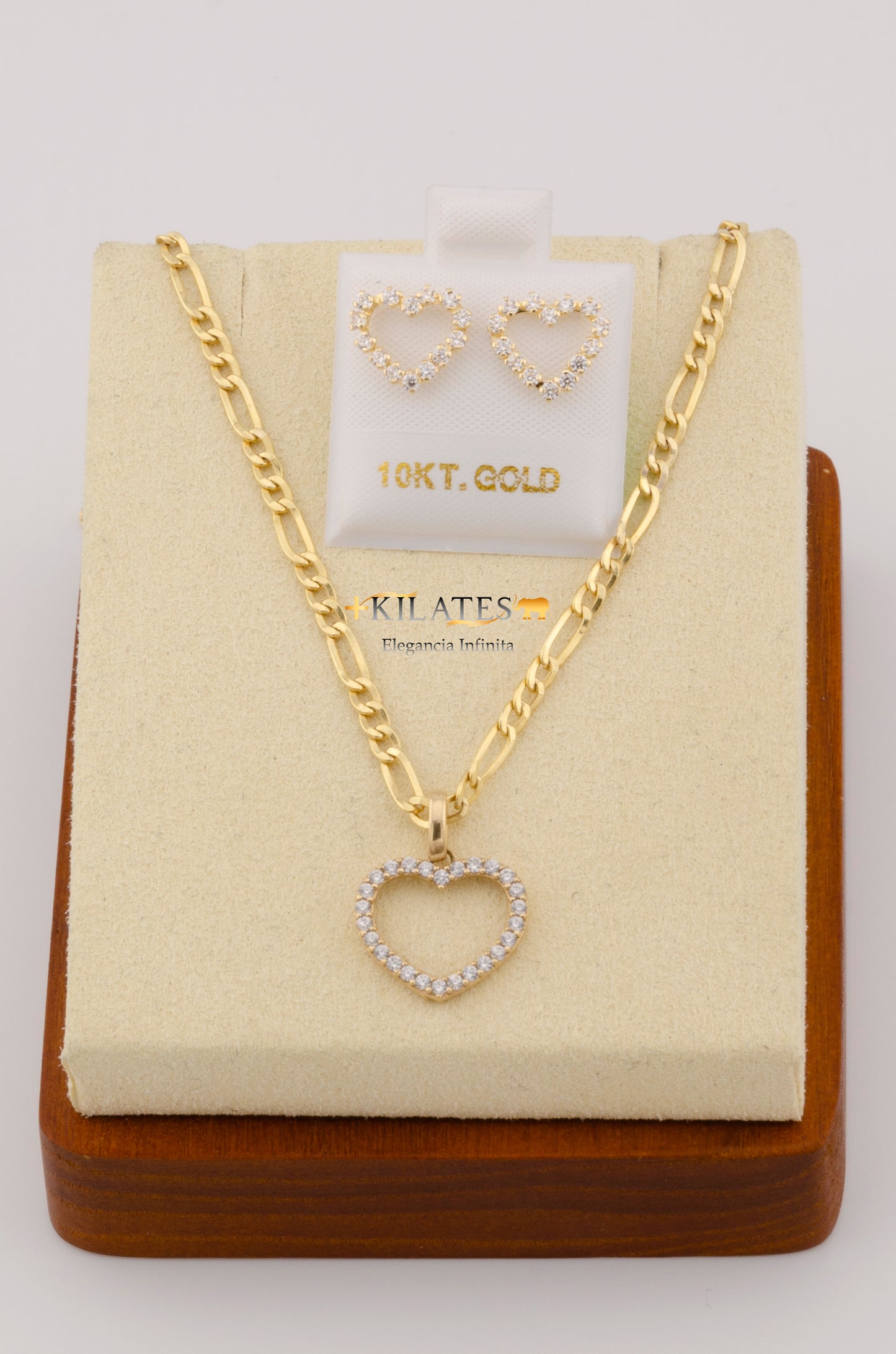 "SET PARA MUJER CADENA ESTILO 3+1  CON DIJE DE CORAZON Y ARETES. ORO 10K #775-2428"