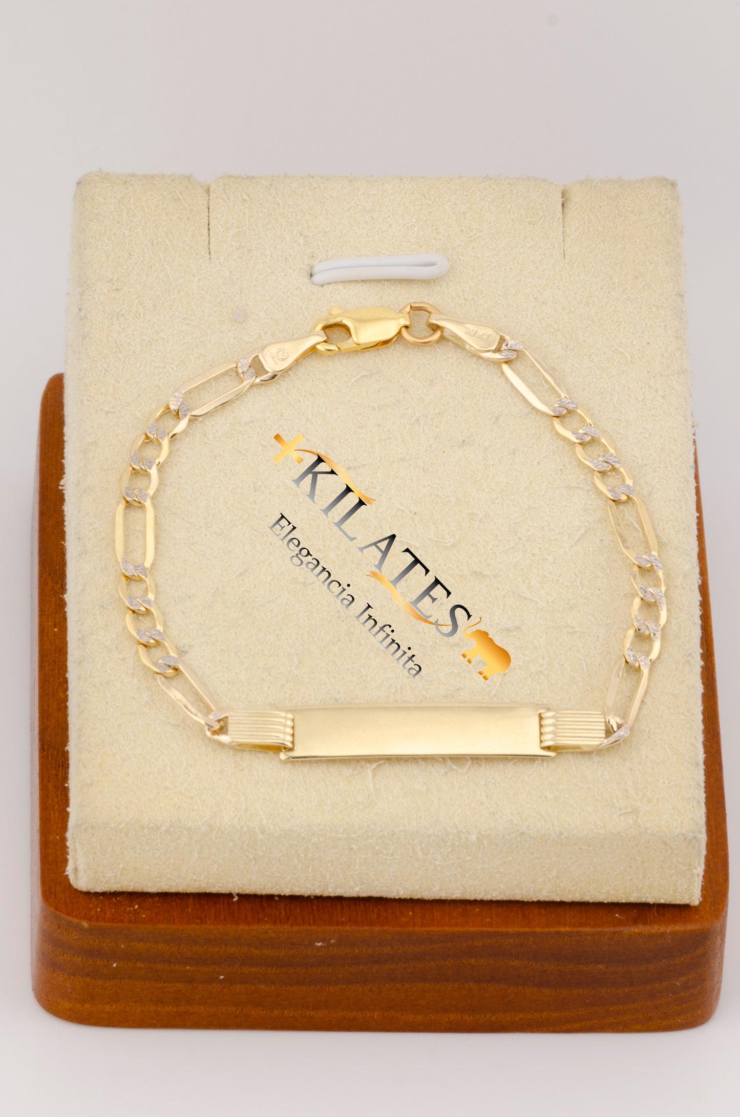 "PULSERA PARA NIÑO ESTILO  3+1 DIAMANTADA CON PLACA. ORO 10 K #775-2682"