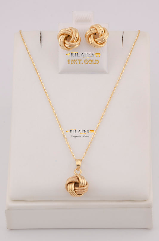 "SET DE CADENA ESTILO CUADRADA SOLIDA DE 50CM PARA DAMA  CON DIJE Y ARETES DE NUDO. ORO 10K #775-3809"