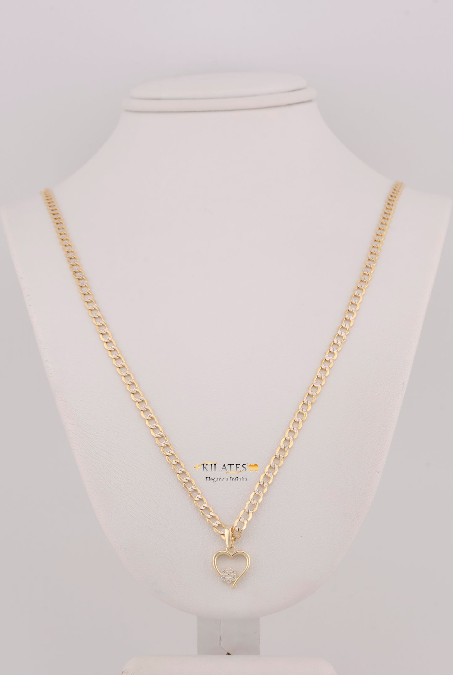 "CADENA DE 50CM PARA DAMA ESTILO CUBANA DIAMANTADA CON DIJE DE CORAZON CON ZIRCONIA BLANCA. ORO 10K #775-3835"