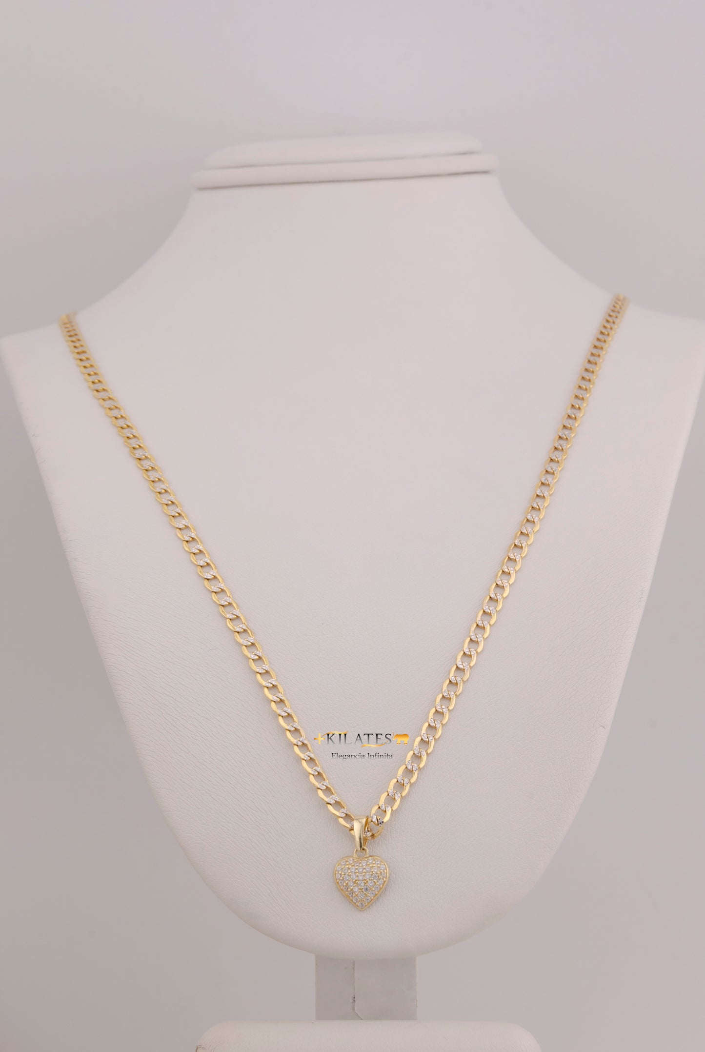 "CADENA DE 50CM PARA DAMA ESTILO CUBANA DIAMANTADA CON DIJE DE CORAZON CON ZIRCONIA BLANCA. ORO 10K #775-3840"